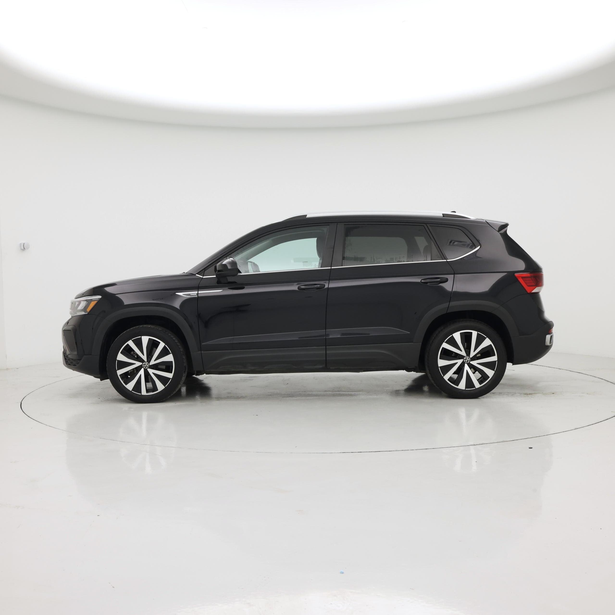 Thumbnail: 2022 Volkswagen Taos - 3
