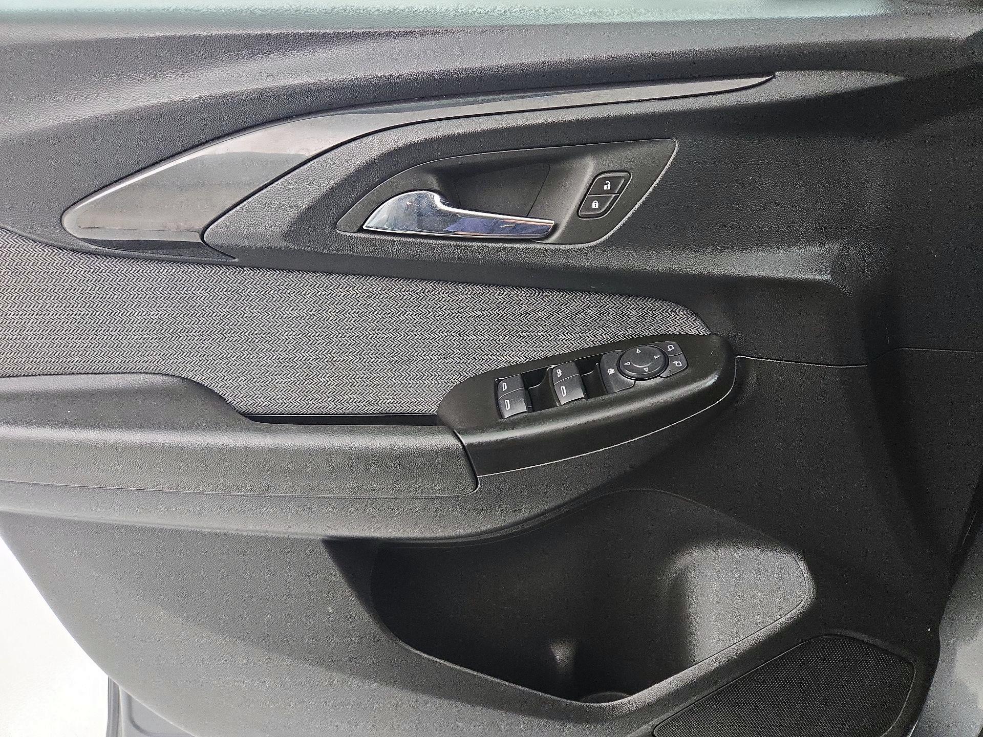 Thumbnail: 2023 Chevrolet TrailBlazer - 12