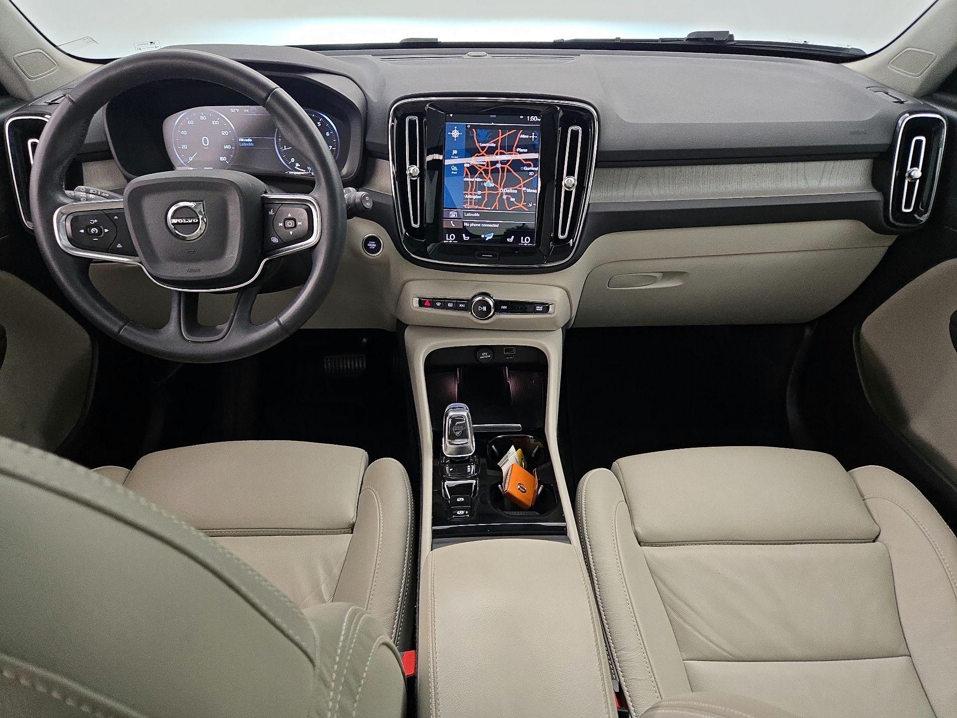 Thumbnail: 2022 Volvo XC40 - 9