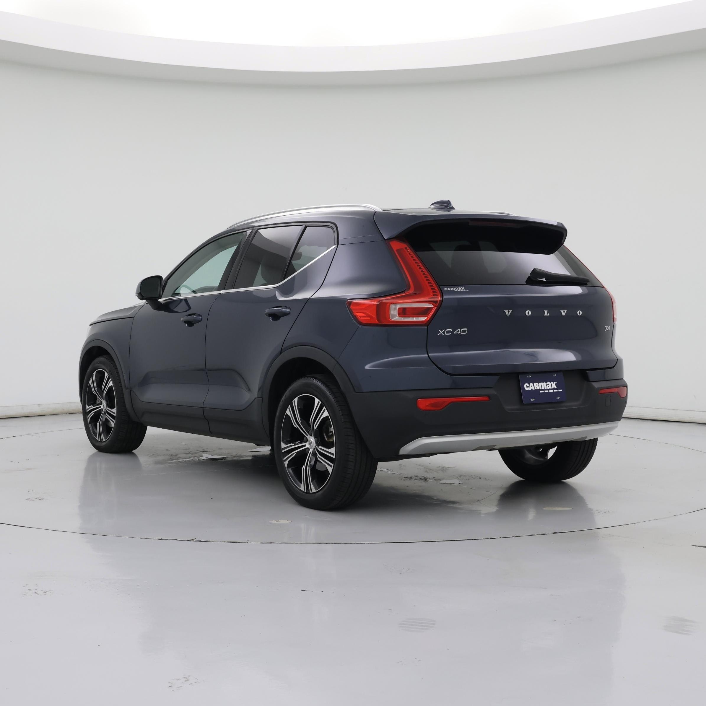 Thumbnail: 2022 Volvo XC40 - 2