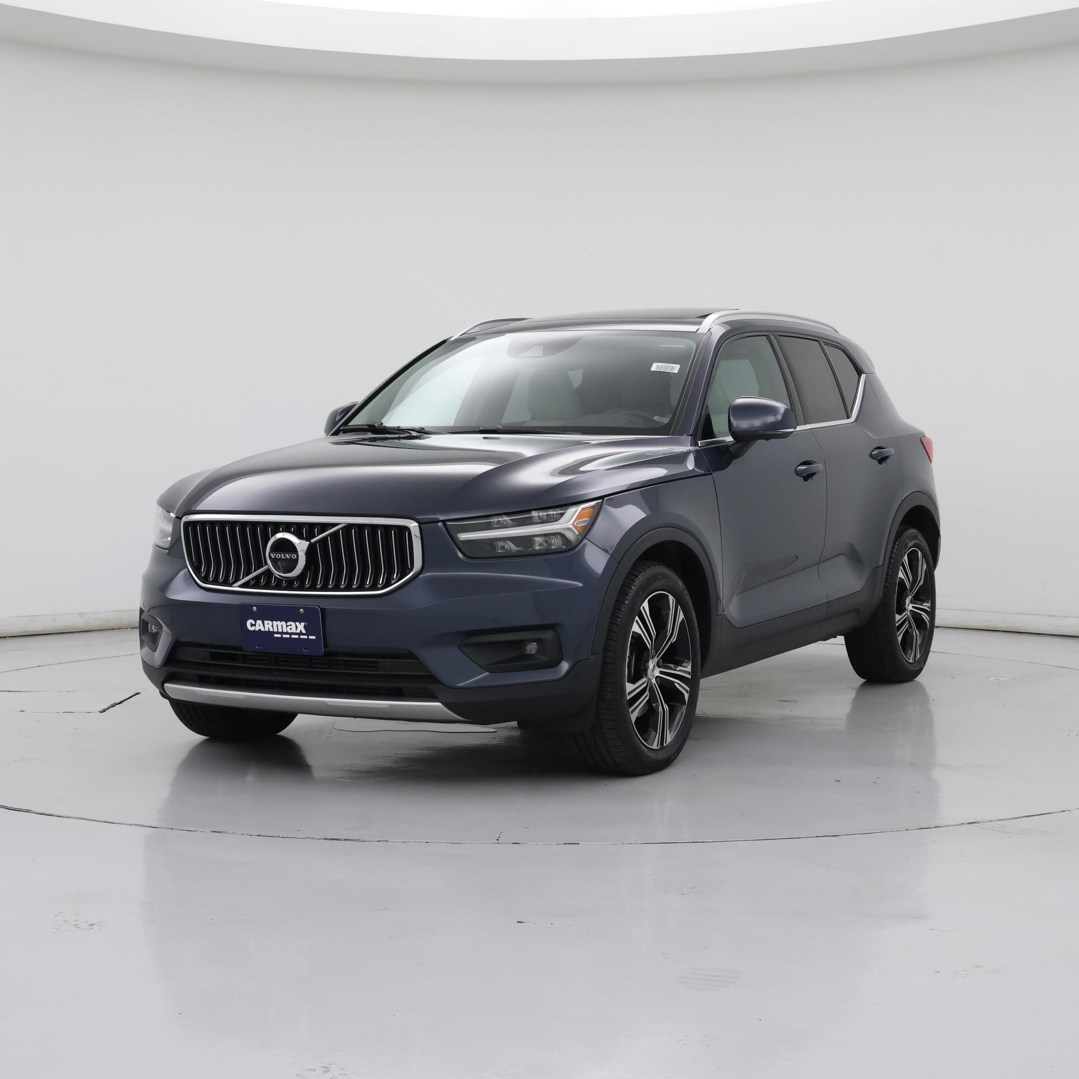 Thumbnail: 2022 Volvo XC40 - 4