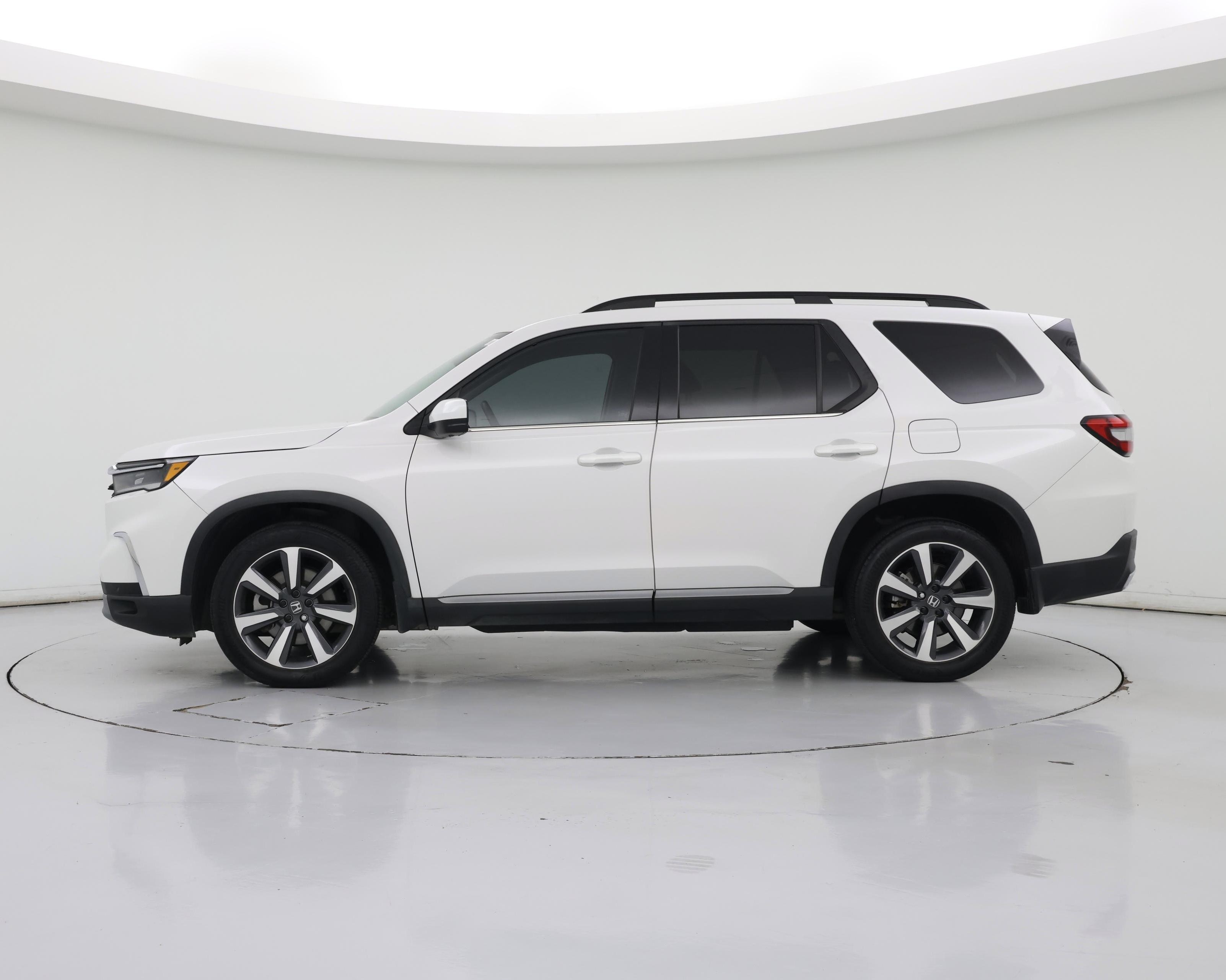 Thumbnail: 2023 Honda Pilot - 3