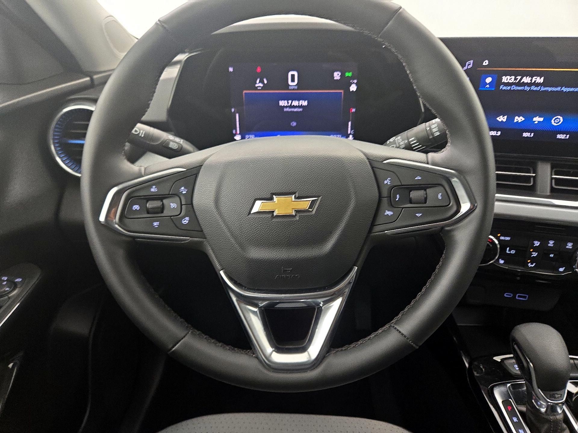 Thumbnail: 2024 Chevrolet Trax - 10
