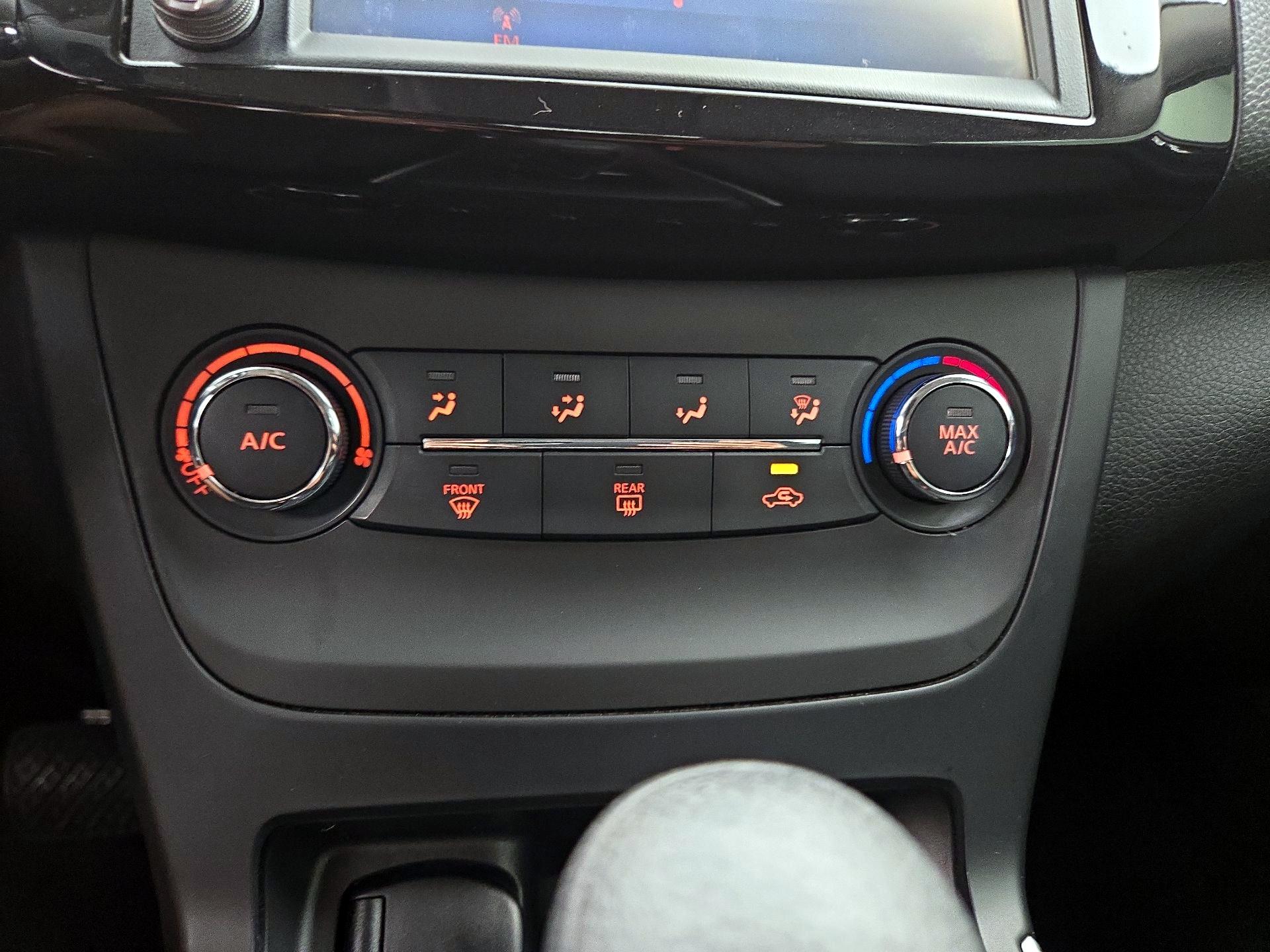 Thumbnail: 2019 Nissan Sentra - 16
