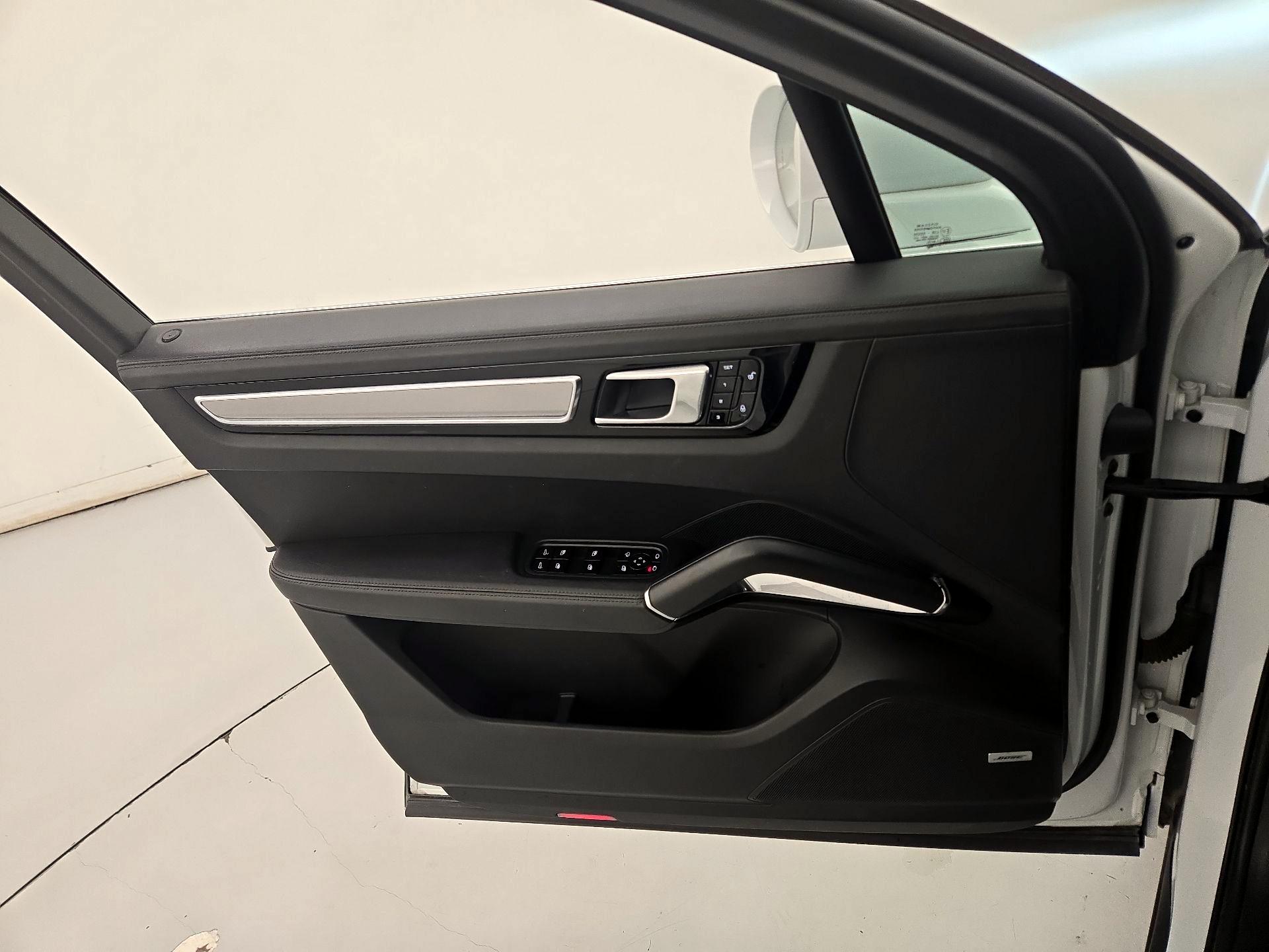 Thumbnail: 2019 Porsche Cayenne - 12