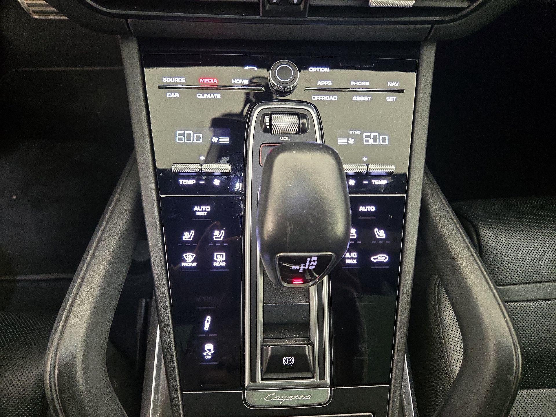 Thumbnail: 2019 Porsche Cayenne - 17