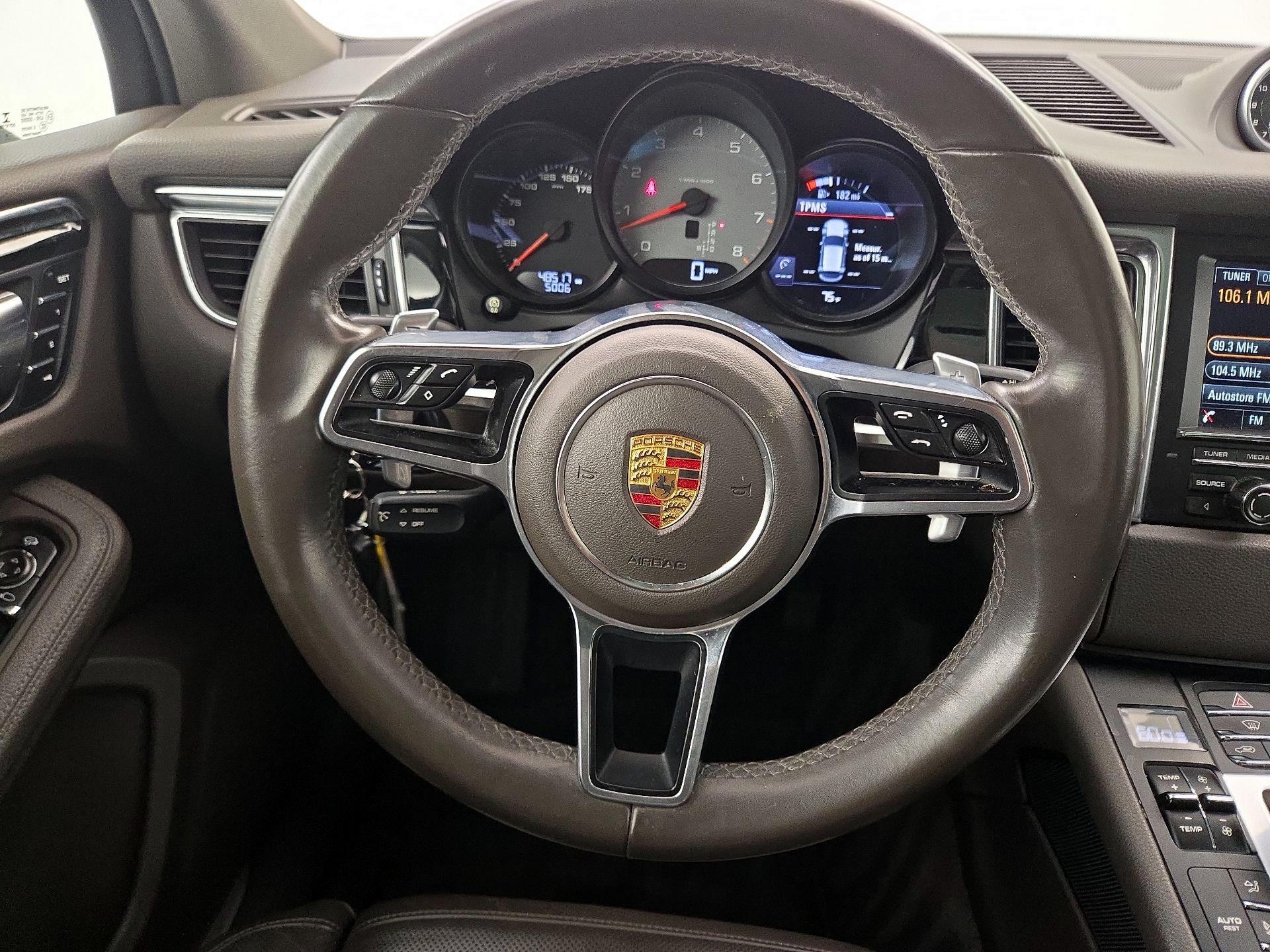 Thumbnail: 2015 Porsche Macan - 10