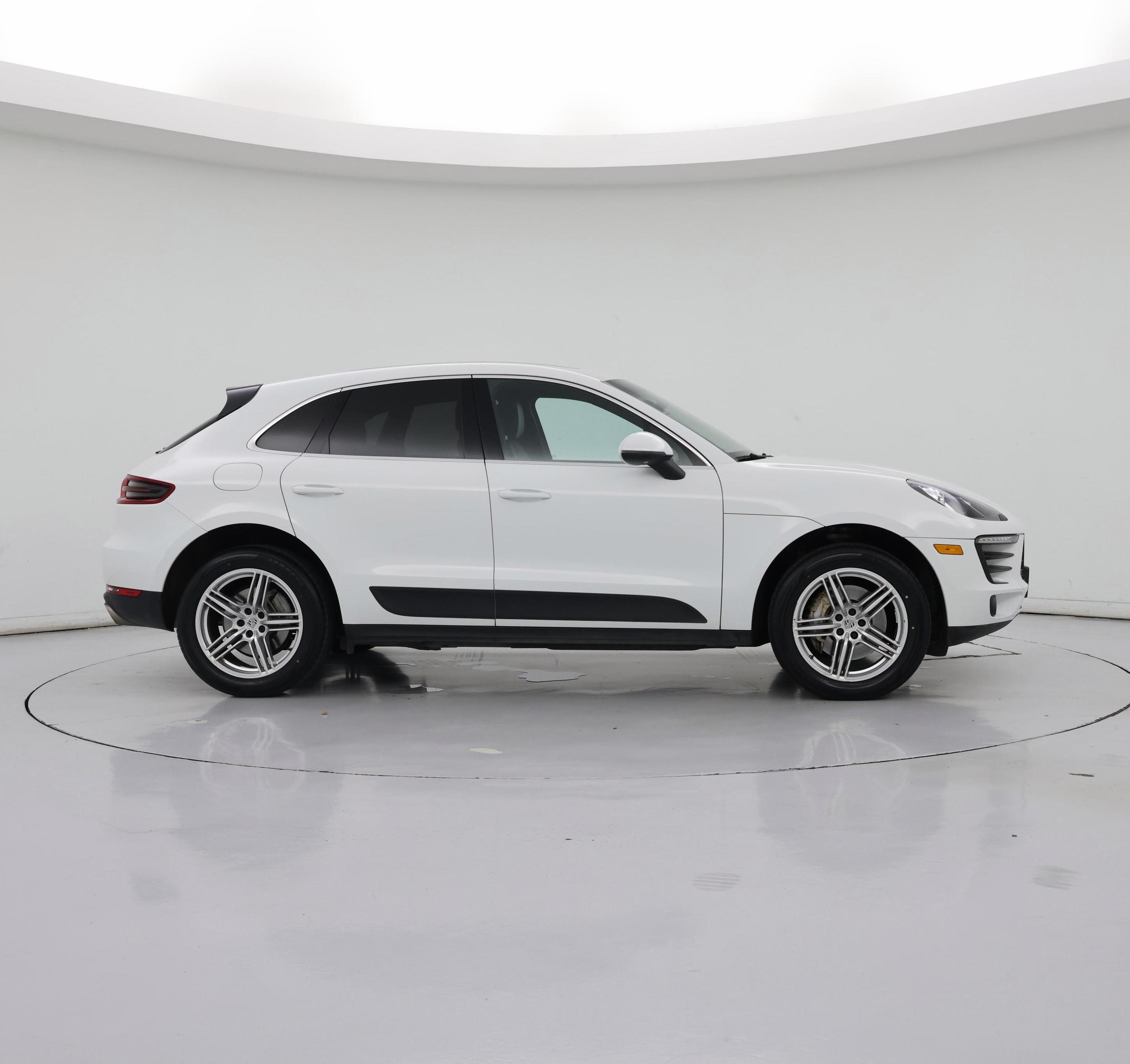 Thumbnail: 2015 Porsche Macan - 7