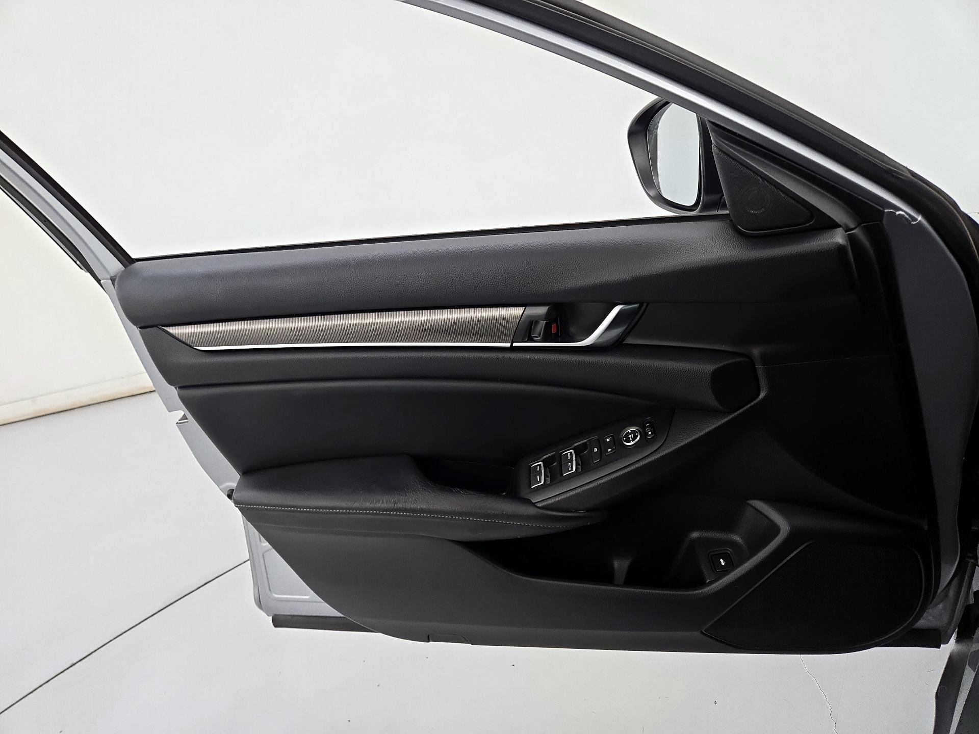 Thumbnail: 2018 Honda Accord - 12