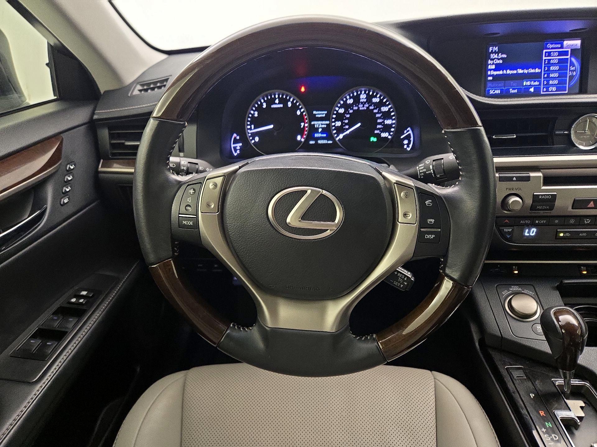 Thumbnail: 2014 Lexus ES - 10