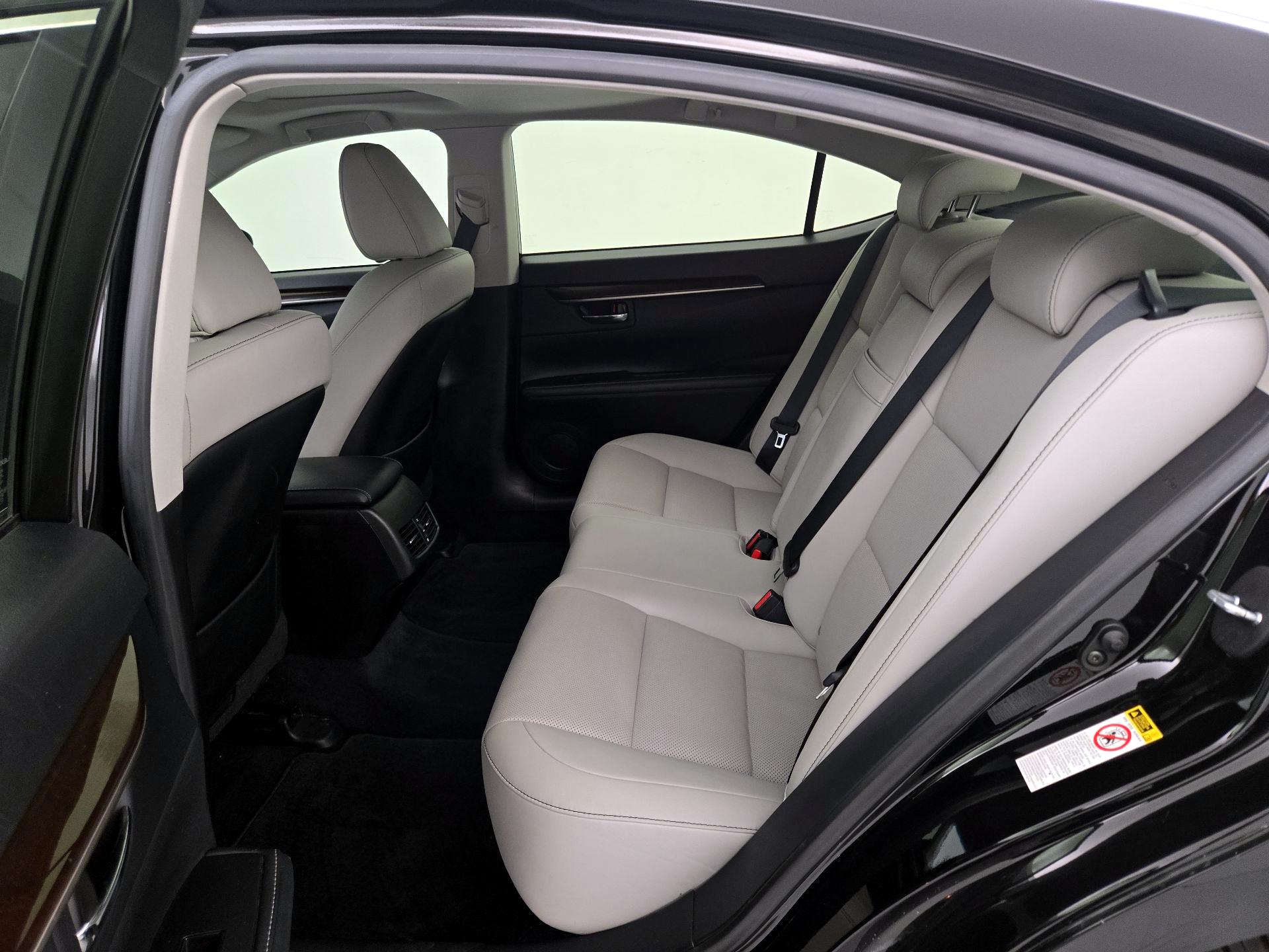 Thumbnail: 2014 Lexus ES - 20