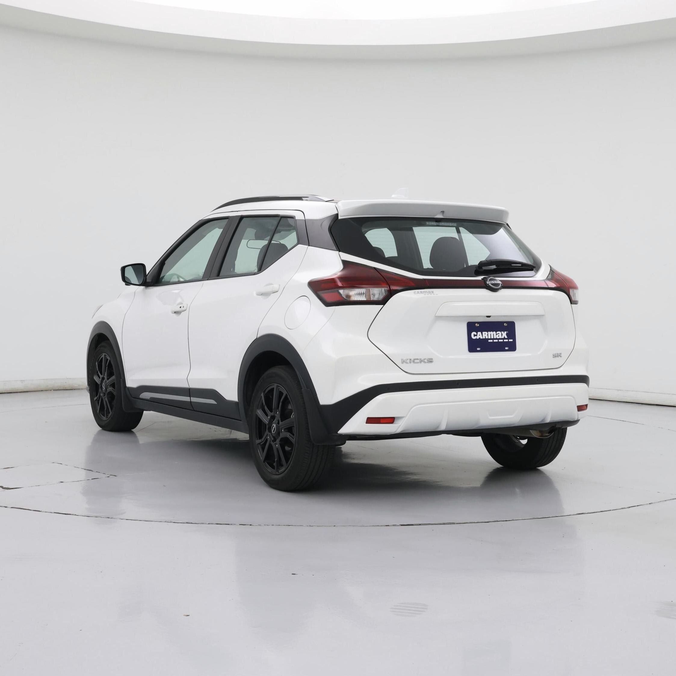 Thumbnail: 2023 Nissan Kicks - 2