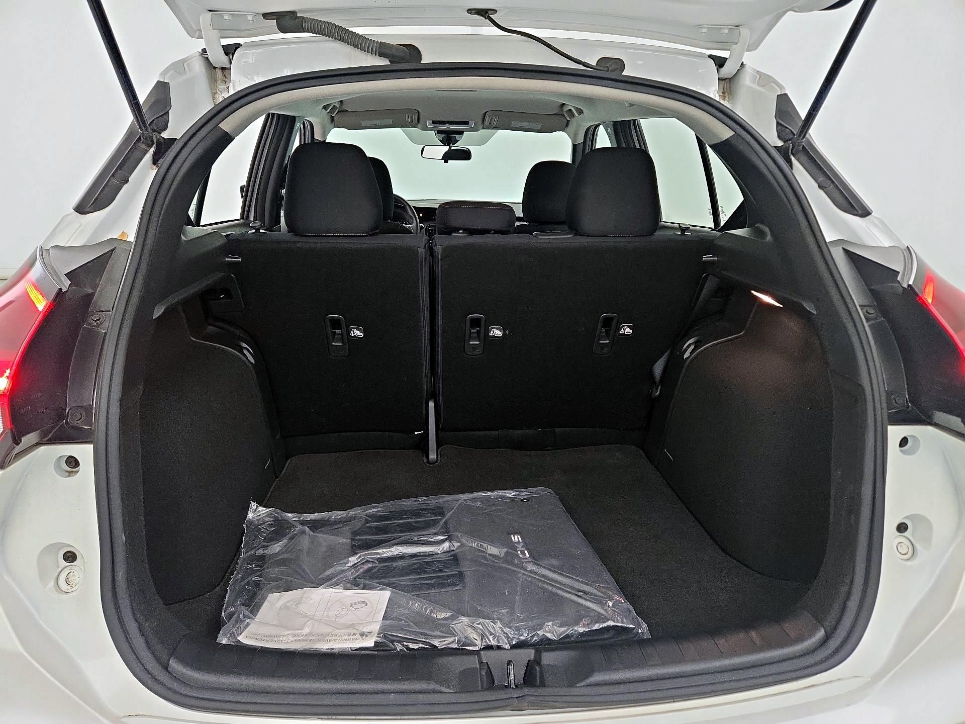 Thumbnail: 2023 Nissan Kicks - 19