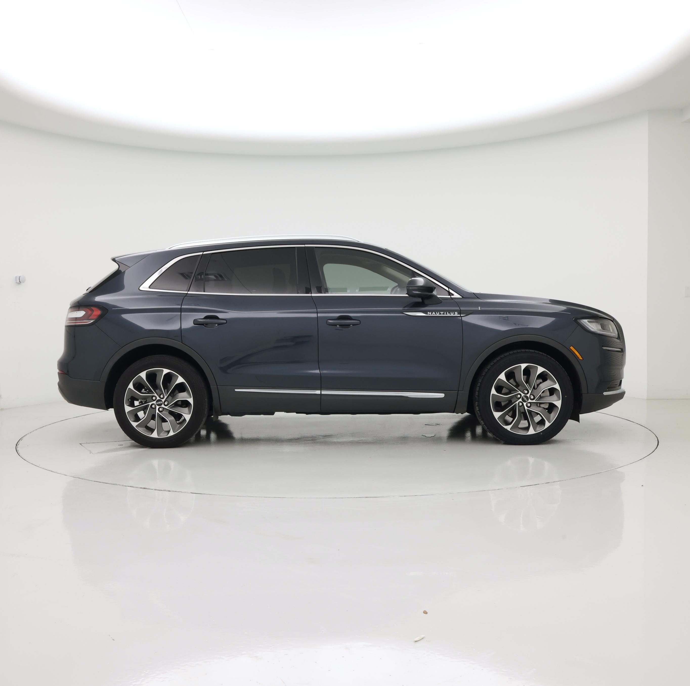 Thumbnail: 2023 Lincoln Nautilus - 7