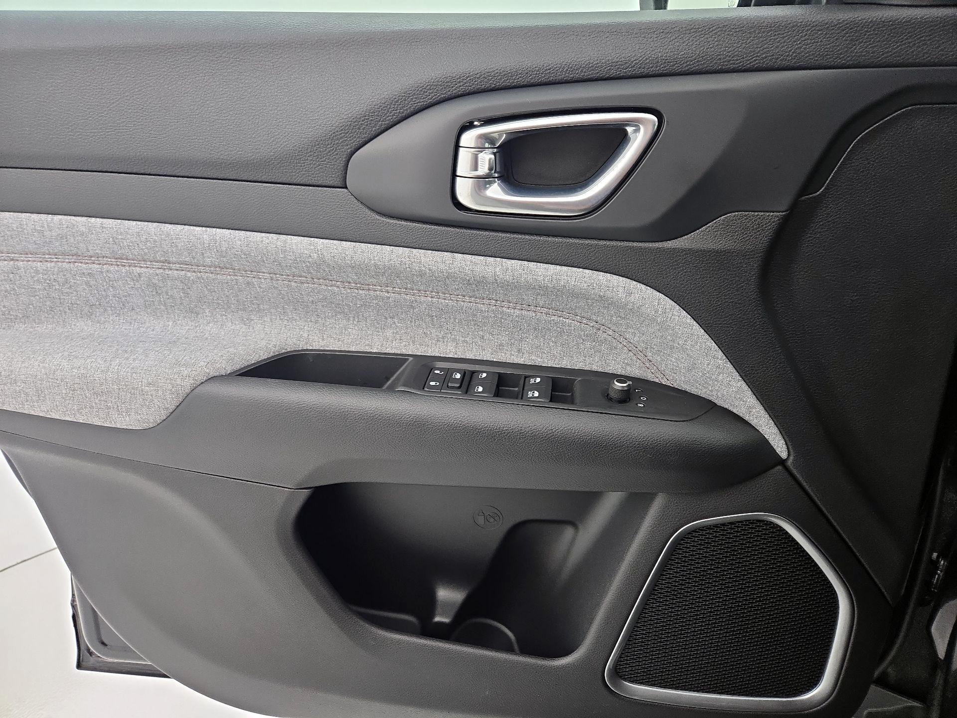 Thumbnail: 2022 Jeep Compass - 12