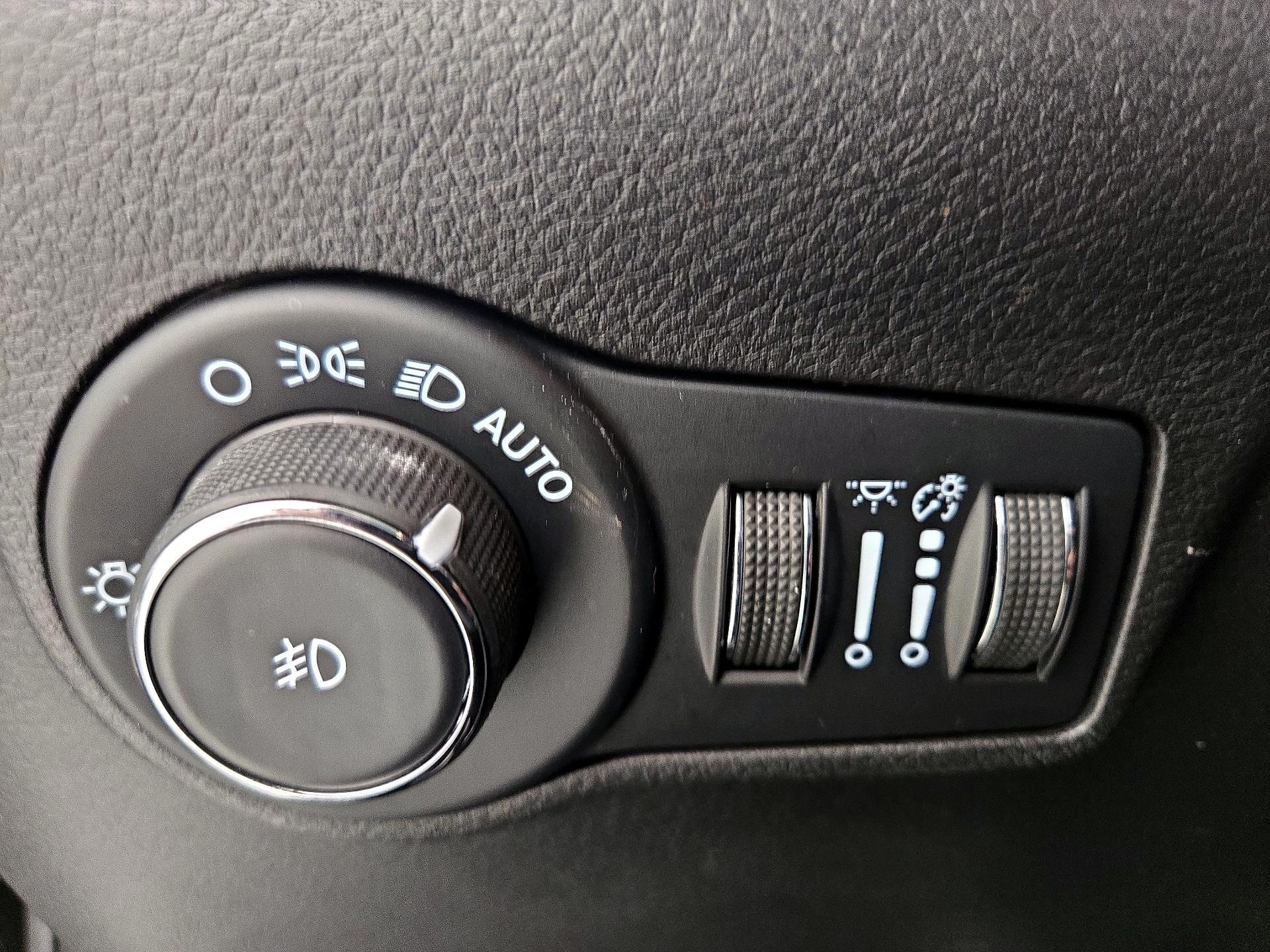 Thumbnail: 2022 Jeep Compass - 13