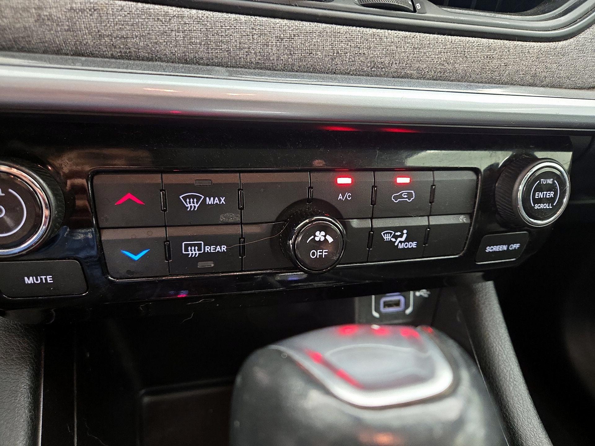 Thumbnail: 2022 Jeep Compass - 16