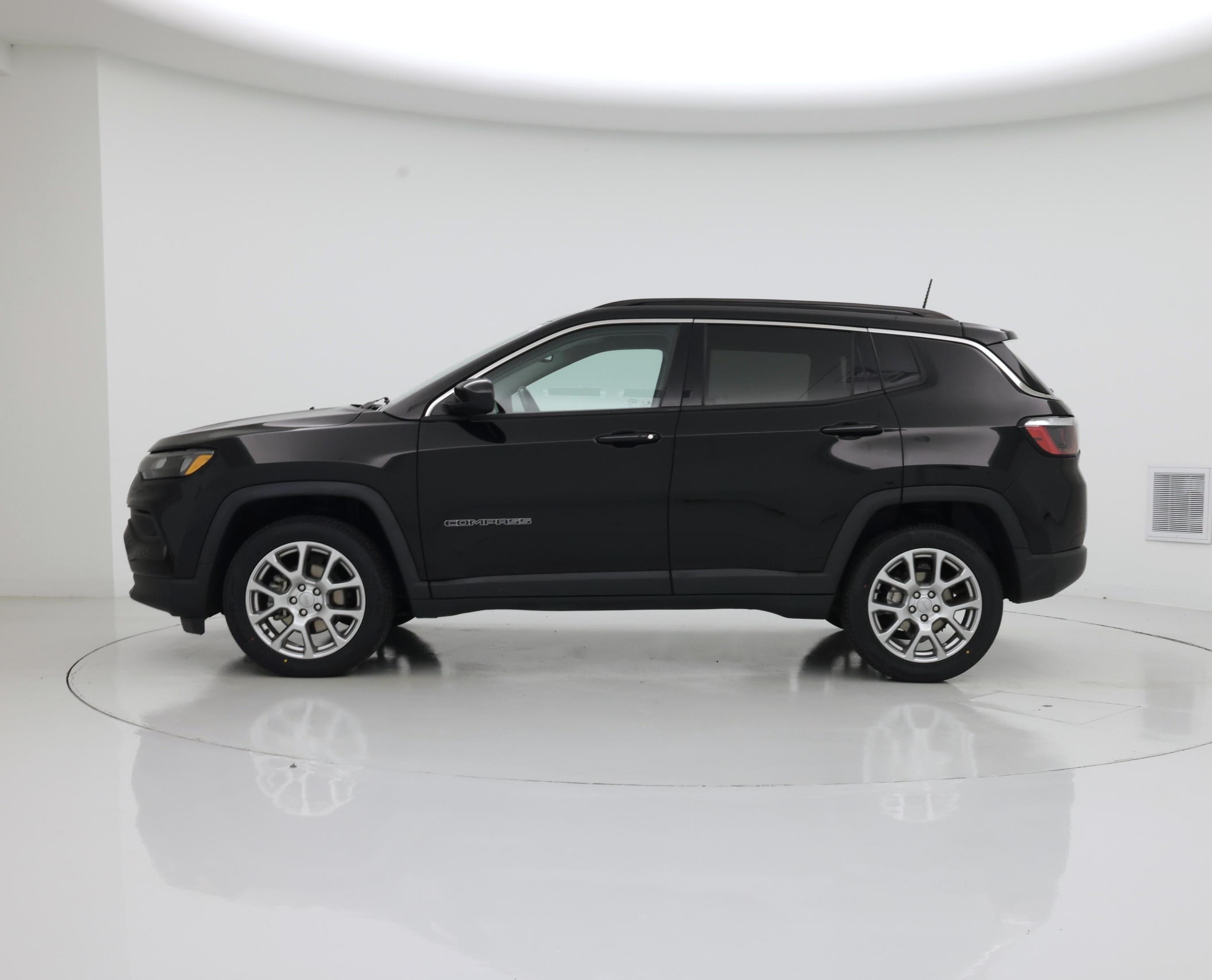 Thumbnail: 2022 Jeep Compass - 3