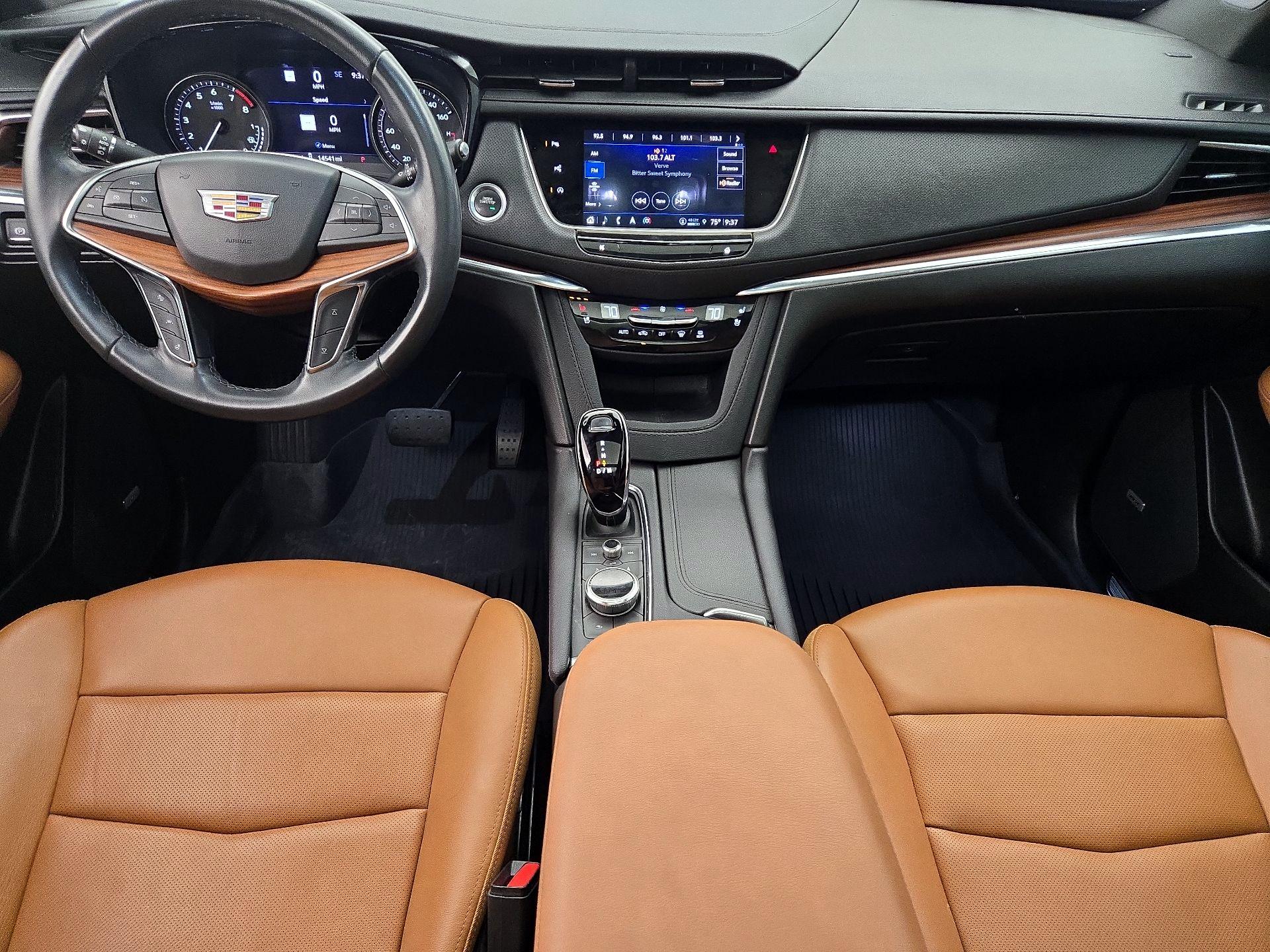 Thumbnail: 2023 Cadillac XT5 - 9