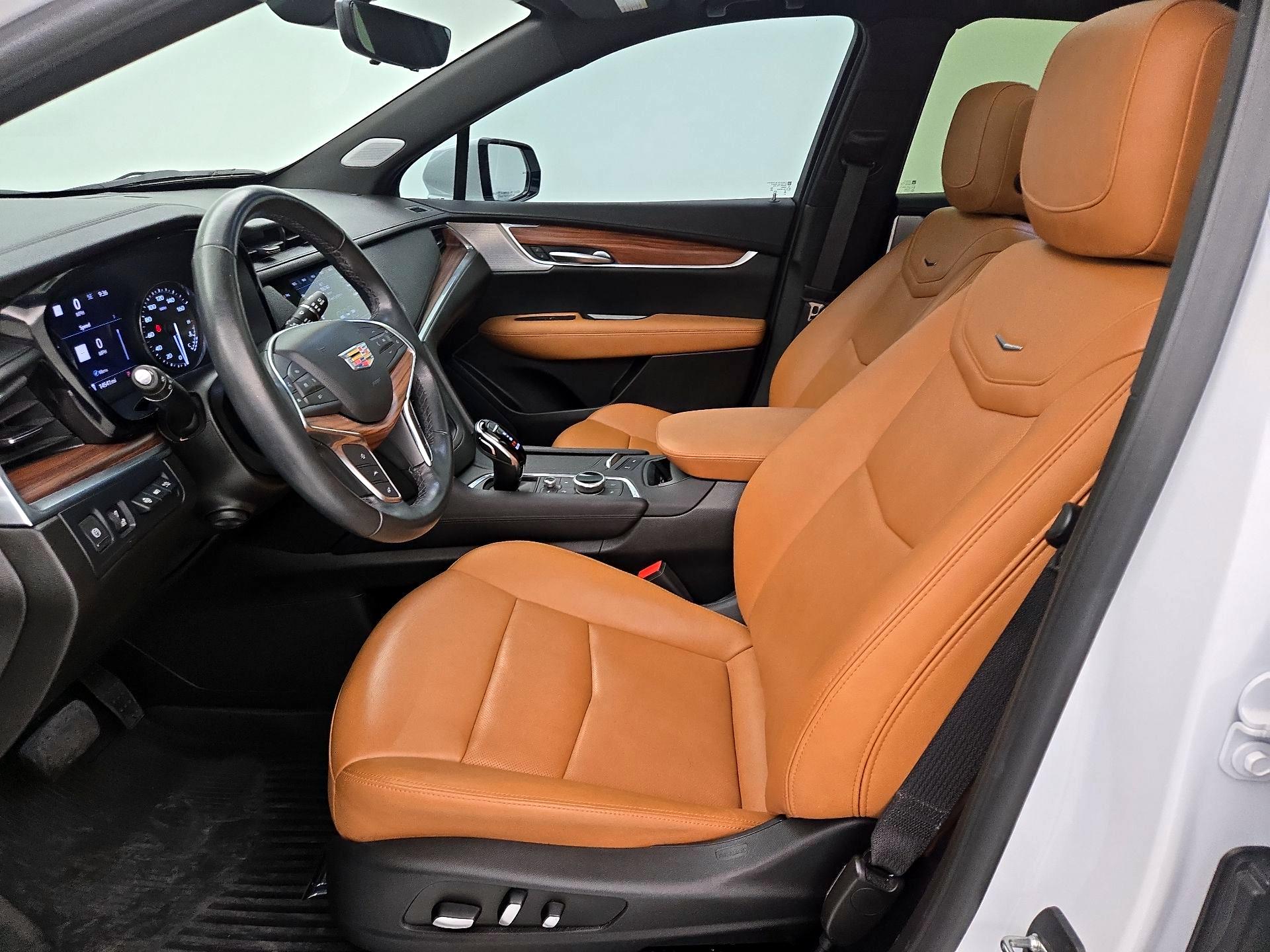 Thumbnail: 2023 Cadillac XT5 - 11