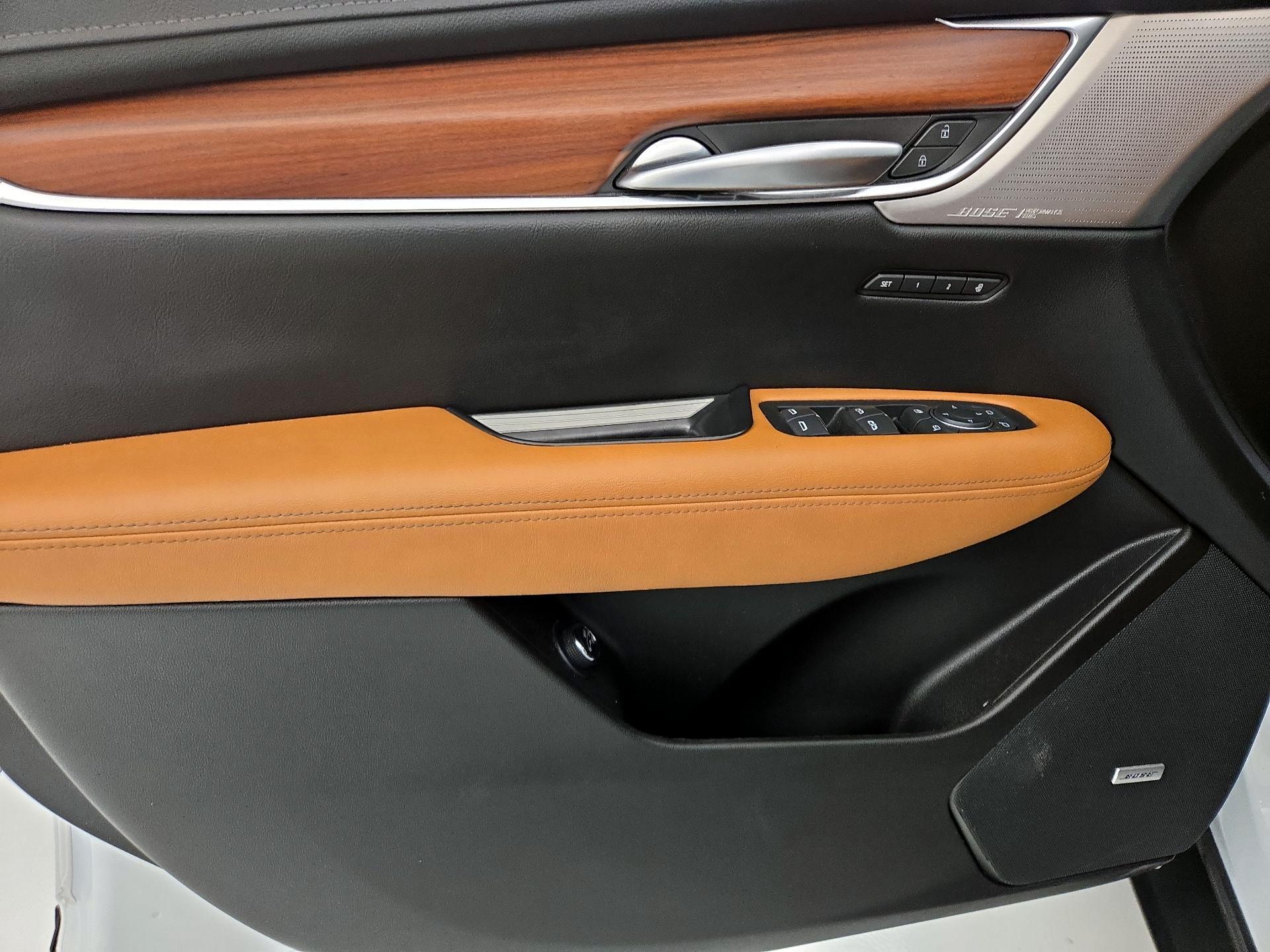 Thumbnail: 2023 Cadillac XT5 - 12