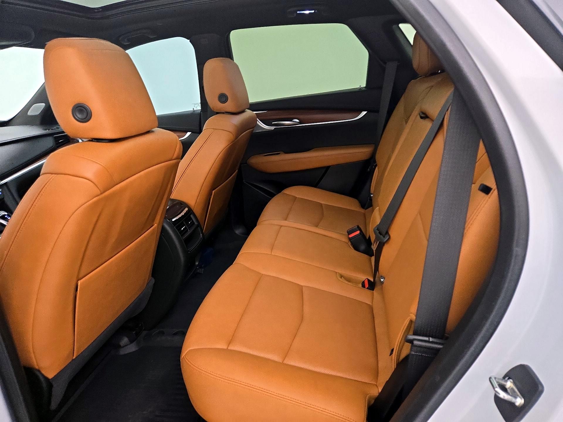 Thumbnail: 2023 Cadillac XT5 - 19