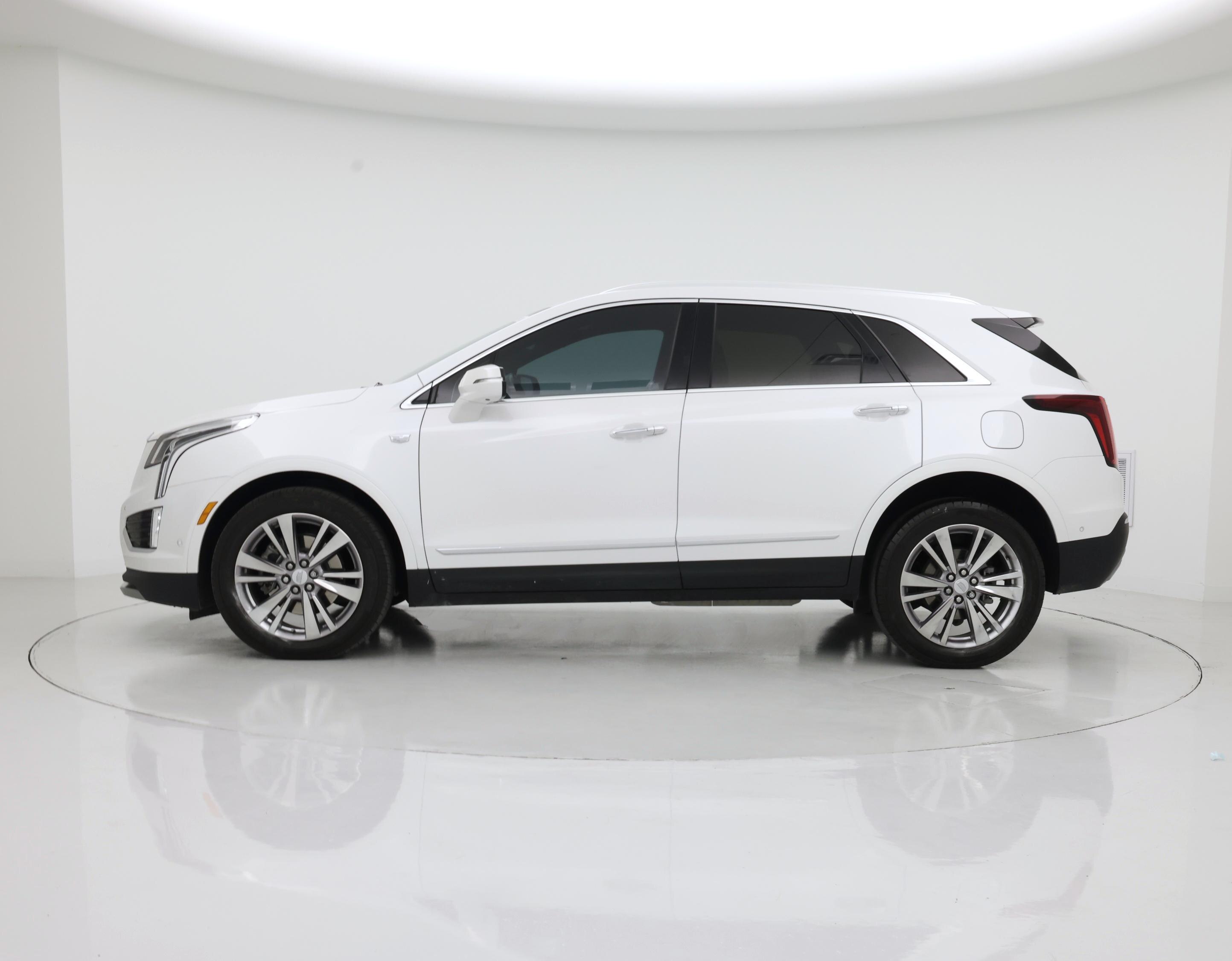 Thumbnail: 2023 Cadillac XT5 - 3