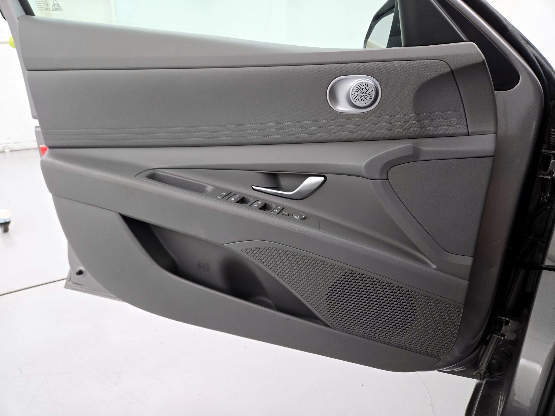 Thumbnail: 2023 Hyundai Elantra - 12