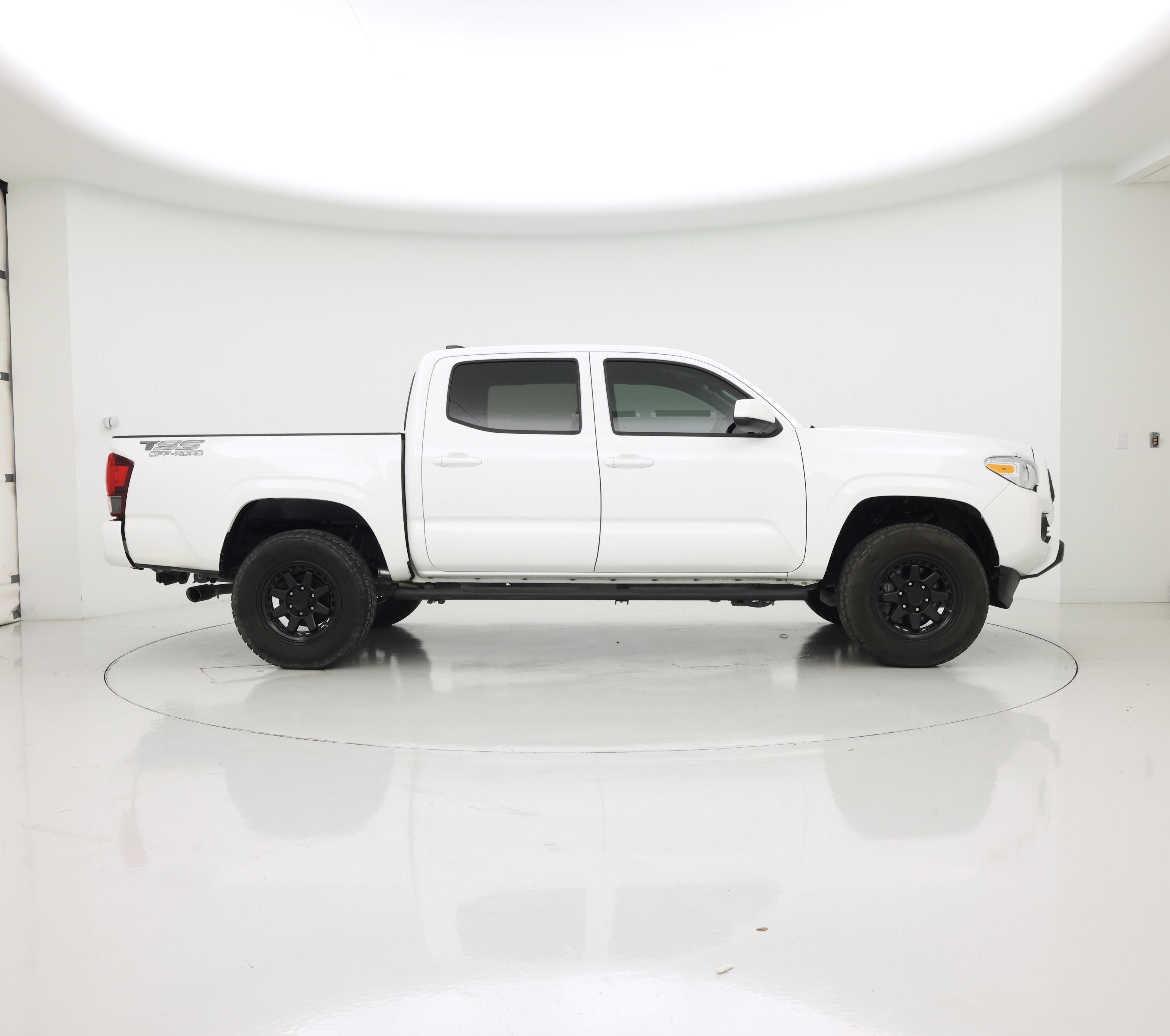 Thumbnail: 2023 Toyota Tacoma - 7