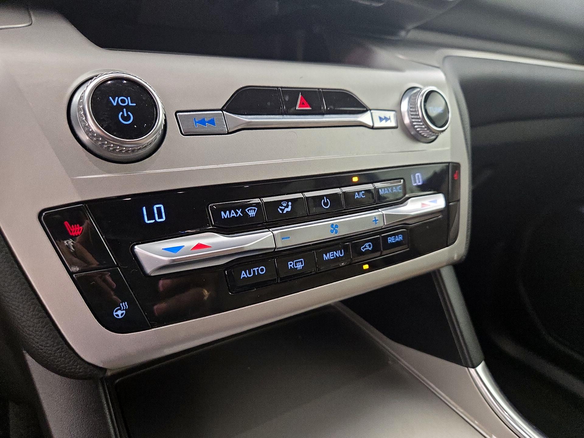 Thumbnail: 2021 Ford Explorer - 17