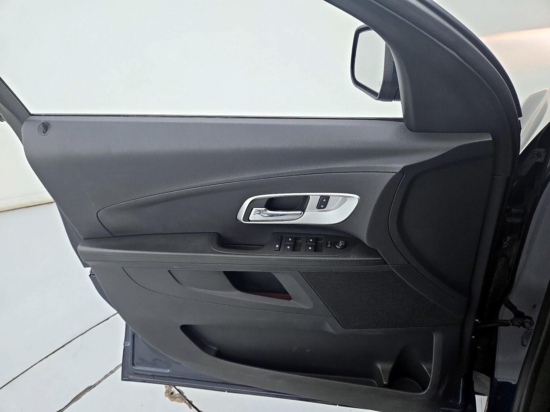 Thumbnail: 2017 Chevrolet Equinox - 12