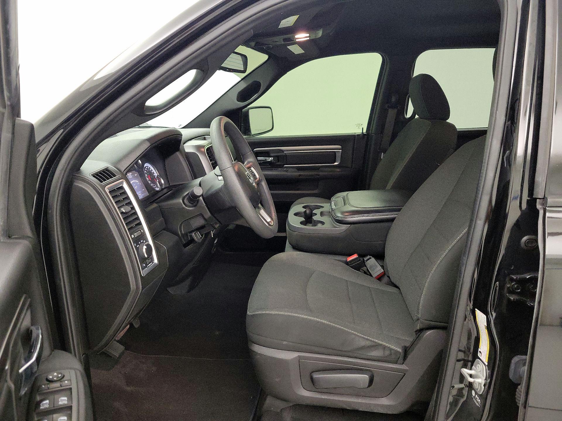 Thumbnail: 2021 RAM 1500 Classic - 11