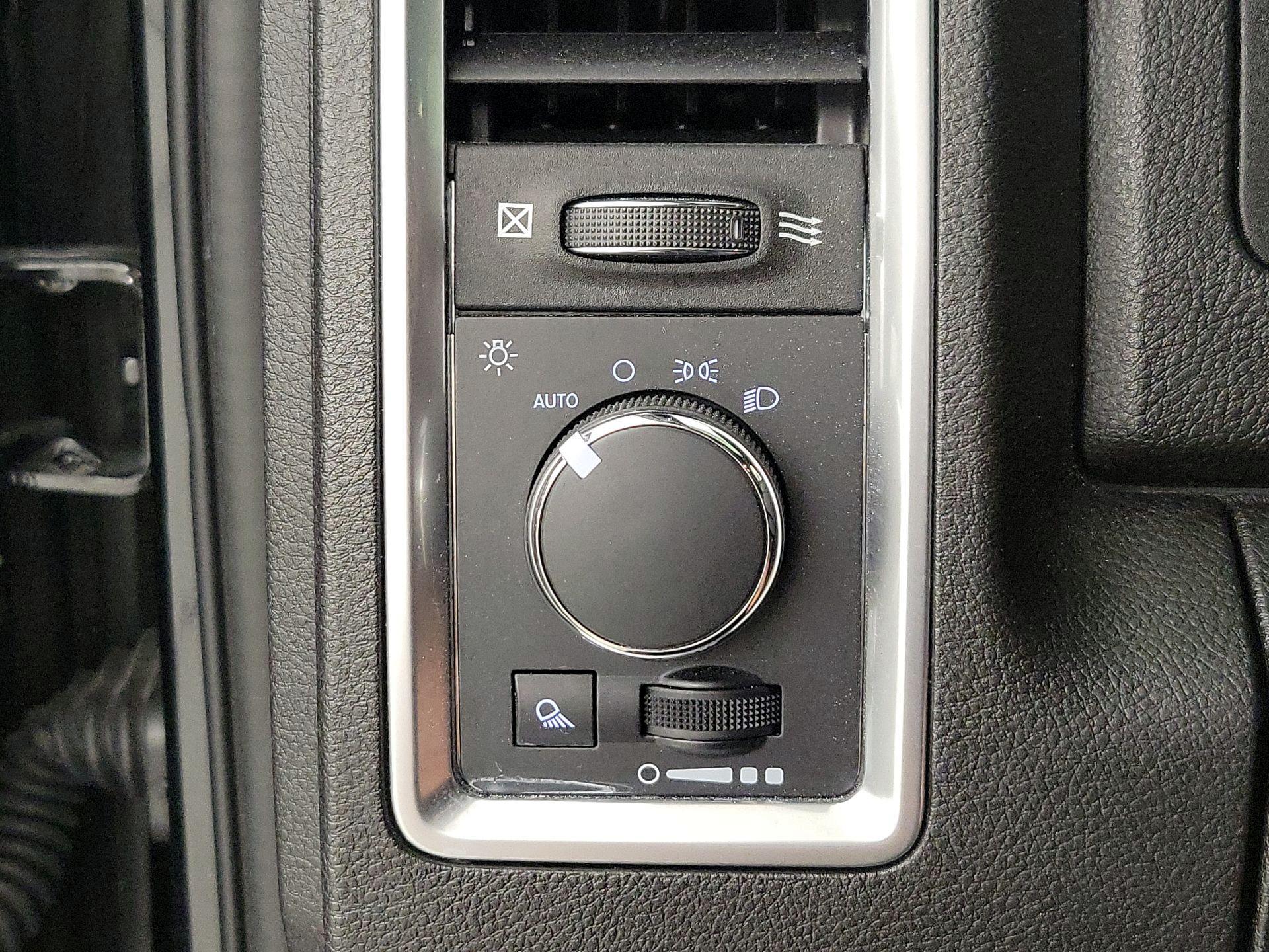 Thumbnail: 2021 RAM 1500 Classic - 13