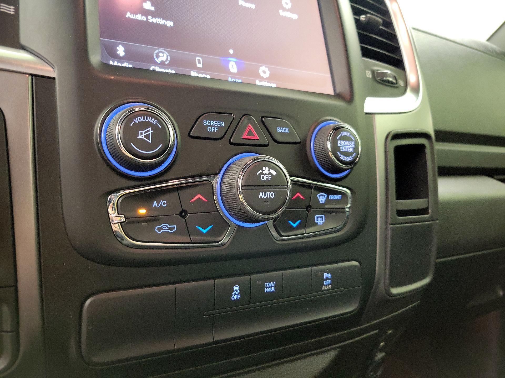 Thumbnail: 2021 RAM 1500 Classic - 16