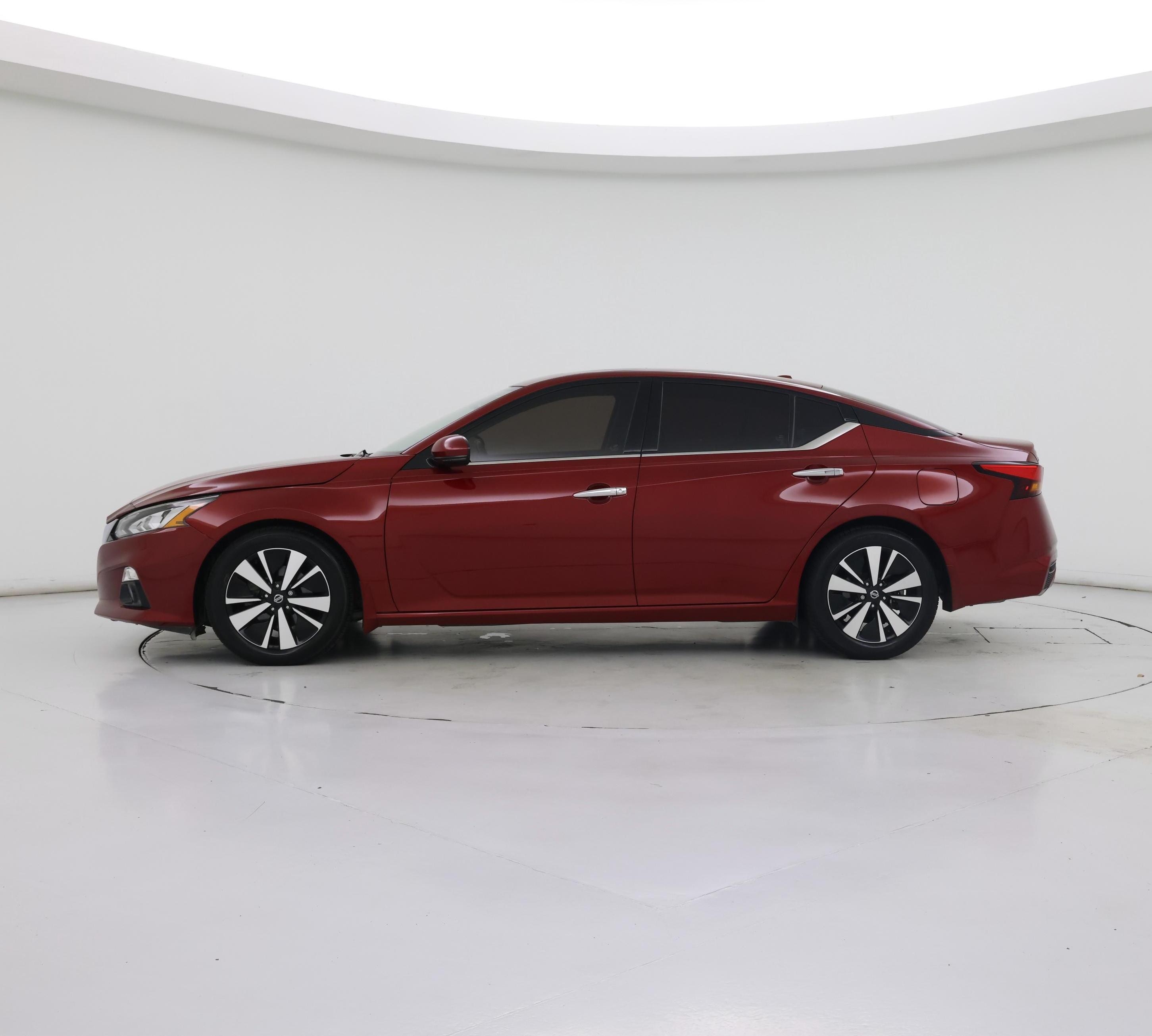 Thumbnail: 2020 Nissan Altima - 3