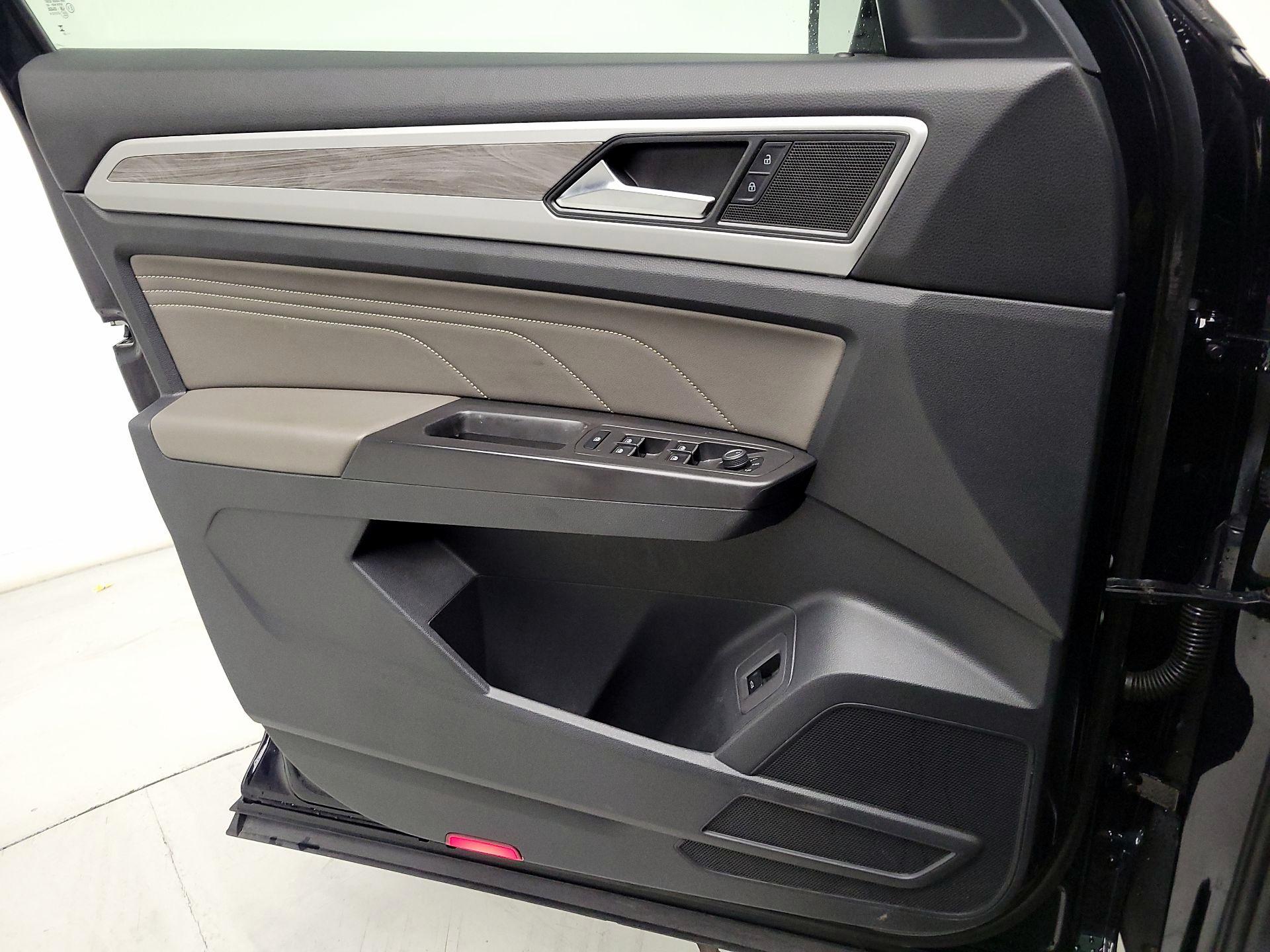 Thumbnail: 2023 Volkswagen Atlas - 12