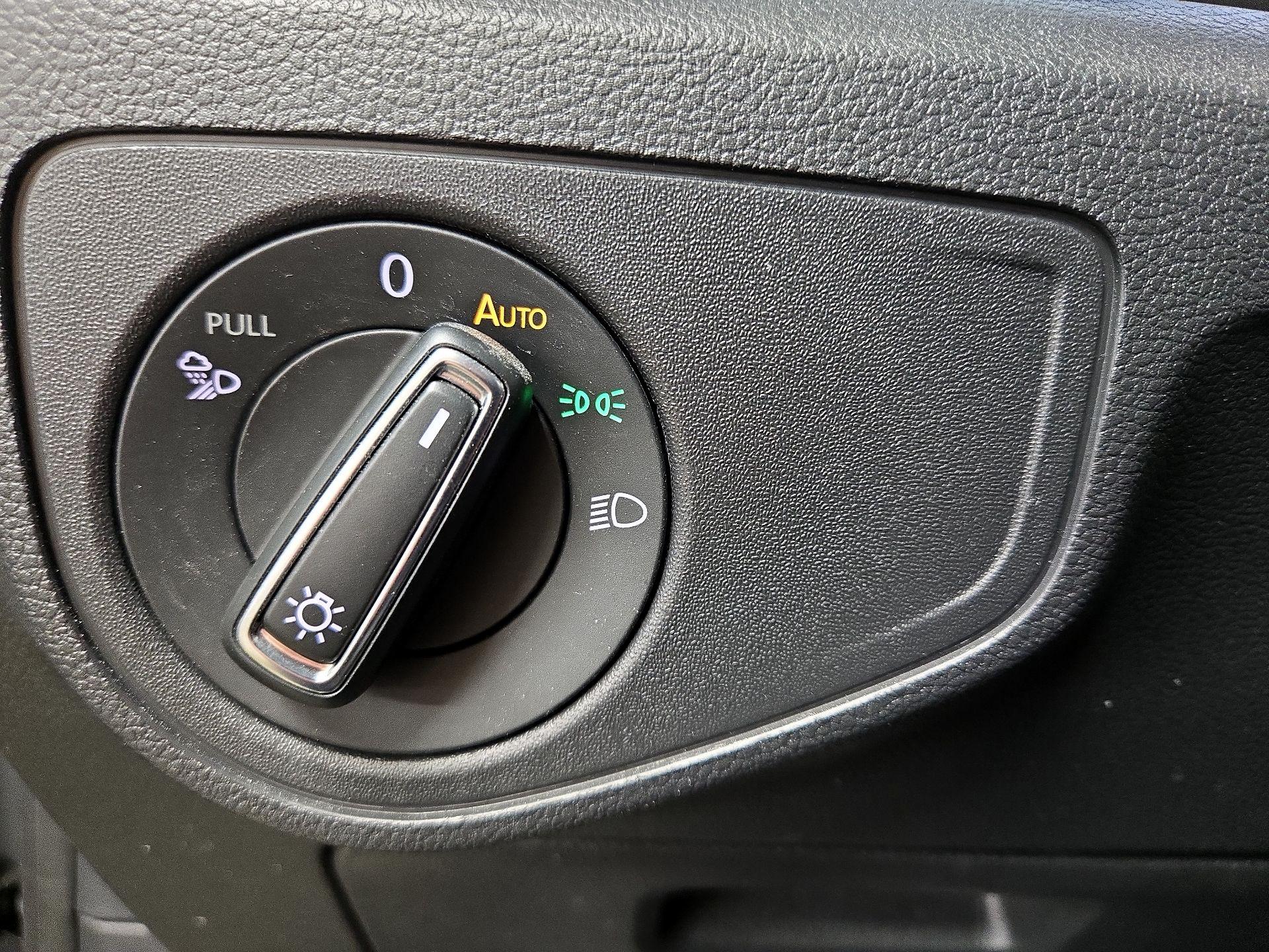 Thumbnail: 2021 Volkswagen Atlas - 13