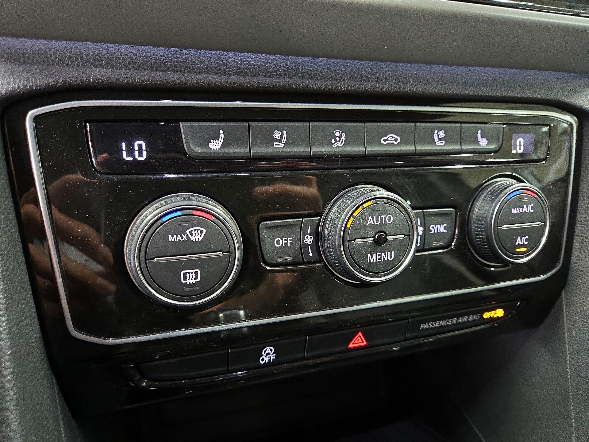 Thumbnail: 2021 Volkswagen Atlas - 16