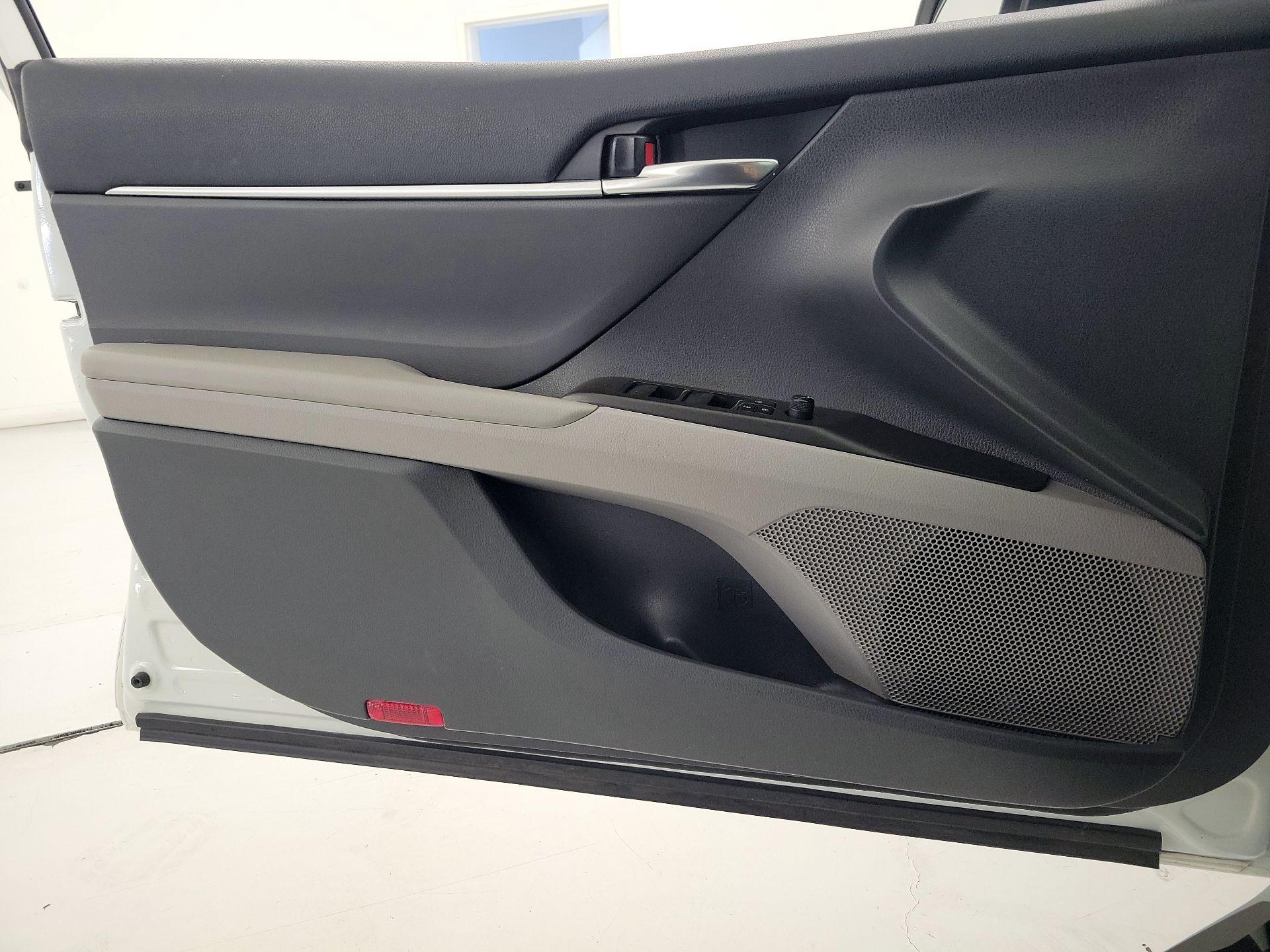 Thumbnail: 2023 Toyota Camry - 12