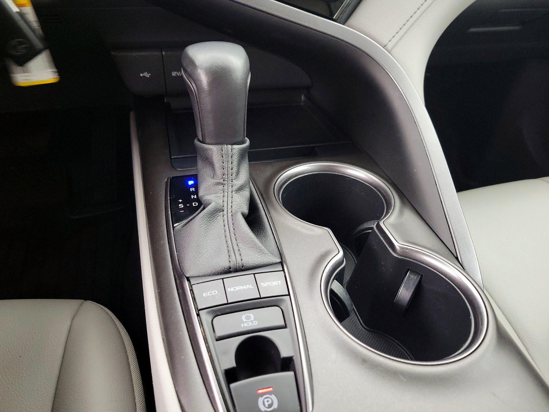 Thumbnail: 2023 Toyota Camry - 17