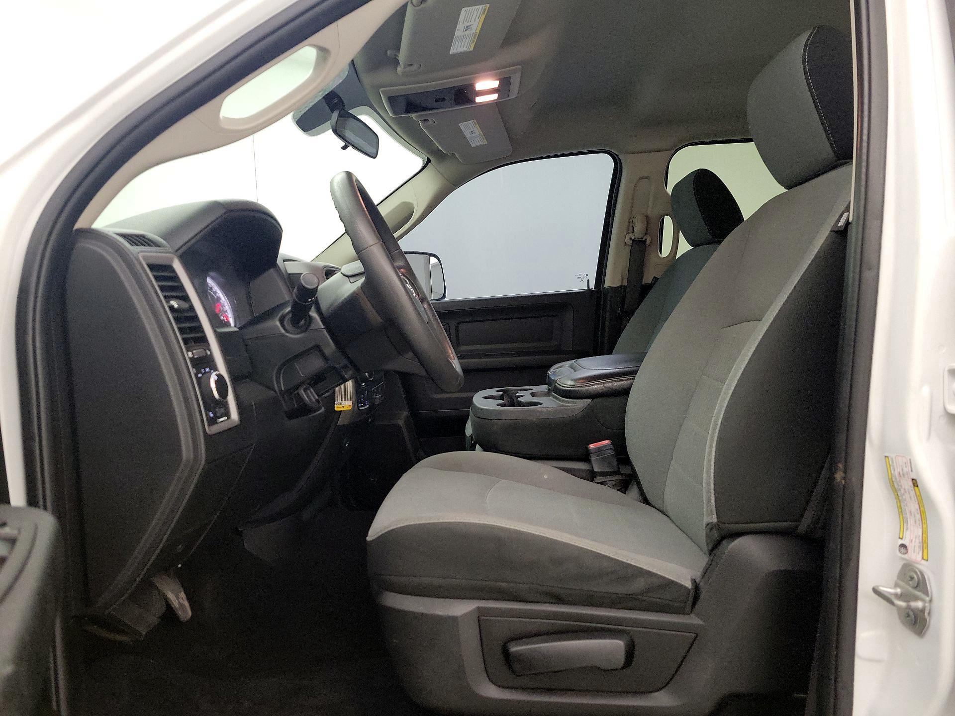 Thumbnail: 2021 RAM 1500 Classic - 11