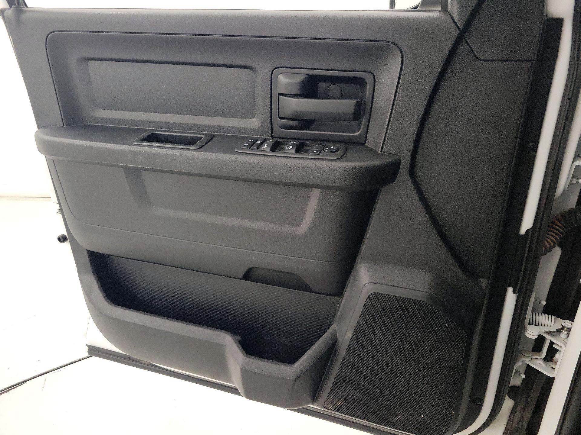 Thumbnail: 2021 RAM 1500 Classic - 12