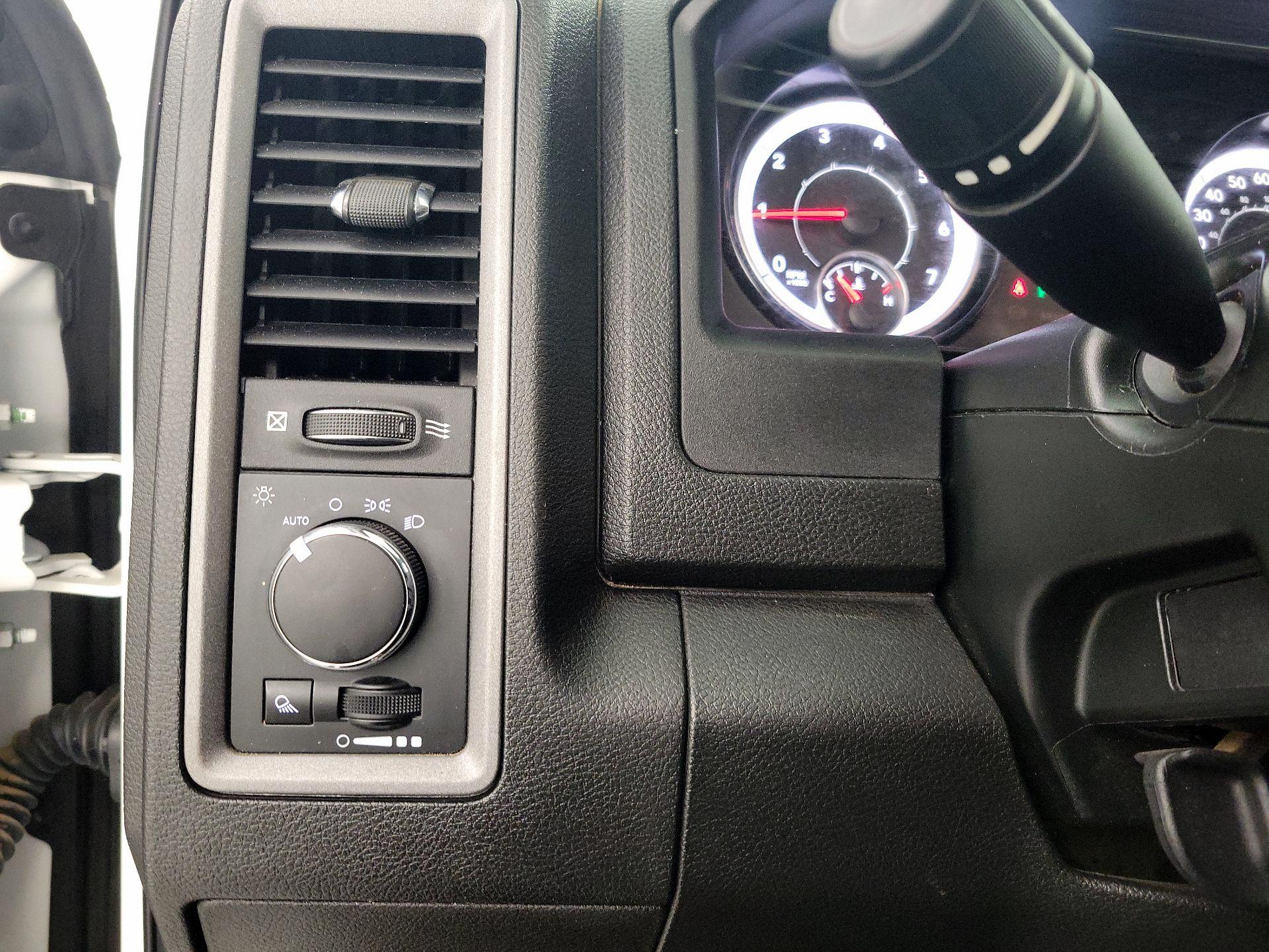 Thumbnail: 2021 RAM 1500 Classic - 13