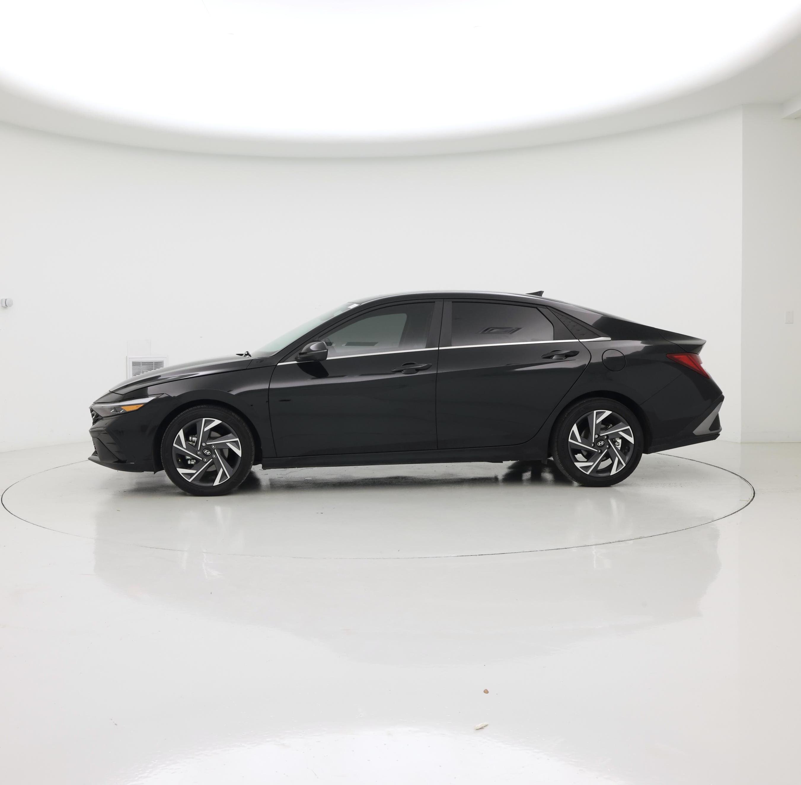Thumbnail: 2024 Hyundai Elantra - 3
