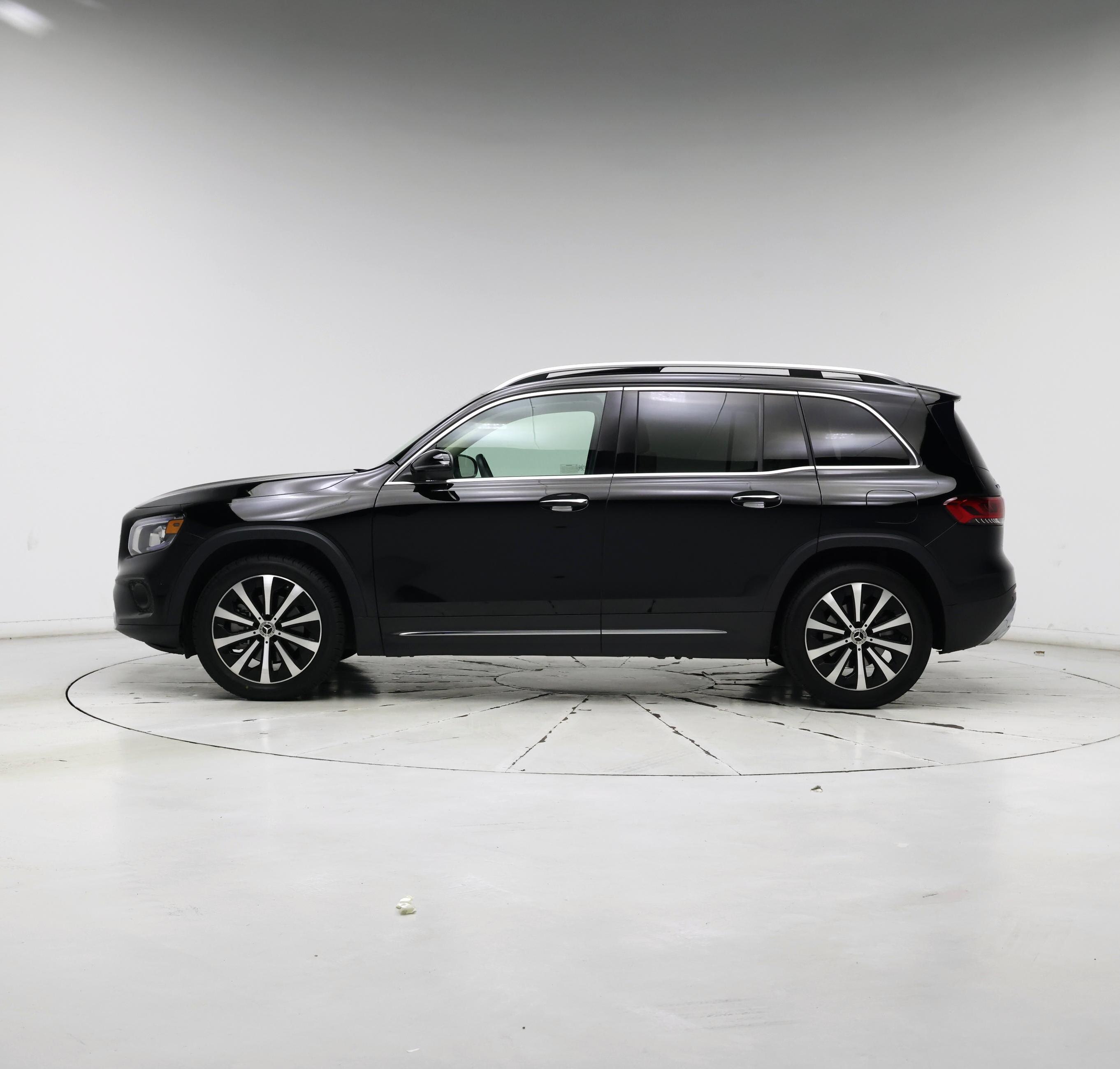 Thumbnail: 2022 Mercedes-Benz GLB - 3