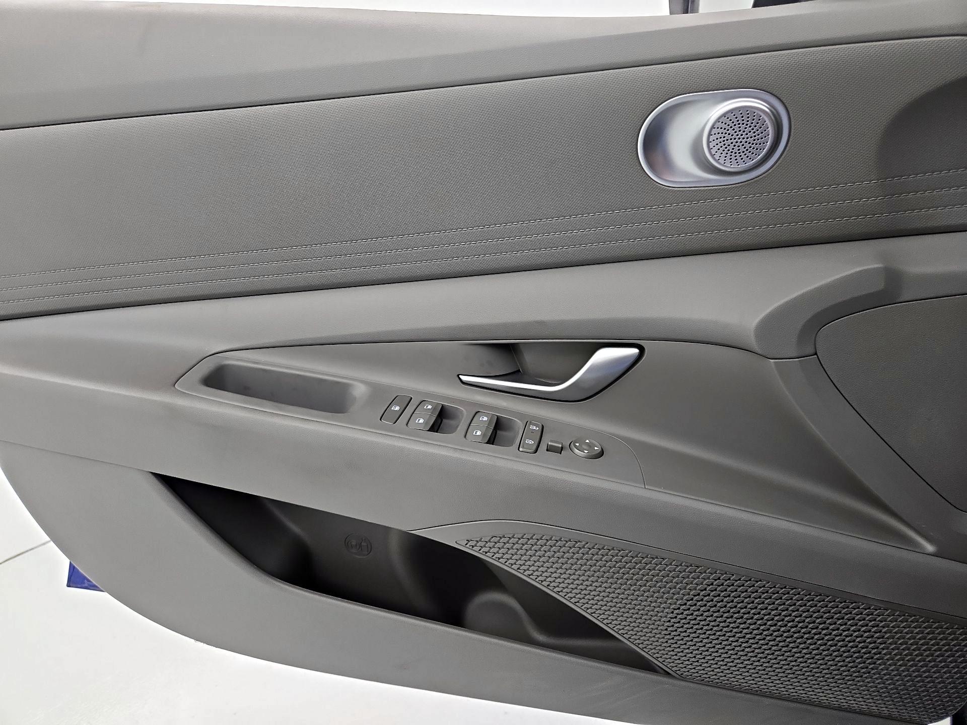 Thumbnail: 2024 Hyundai Elantra - 12