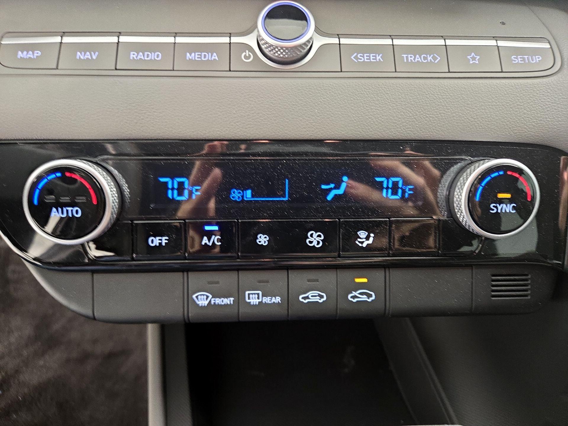 Thumbnail: 2024 Hyundai Elantra - 16