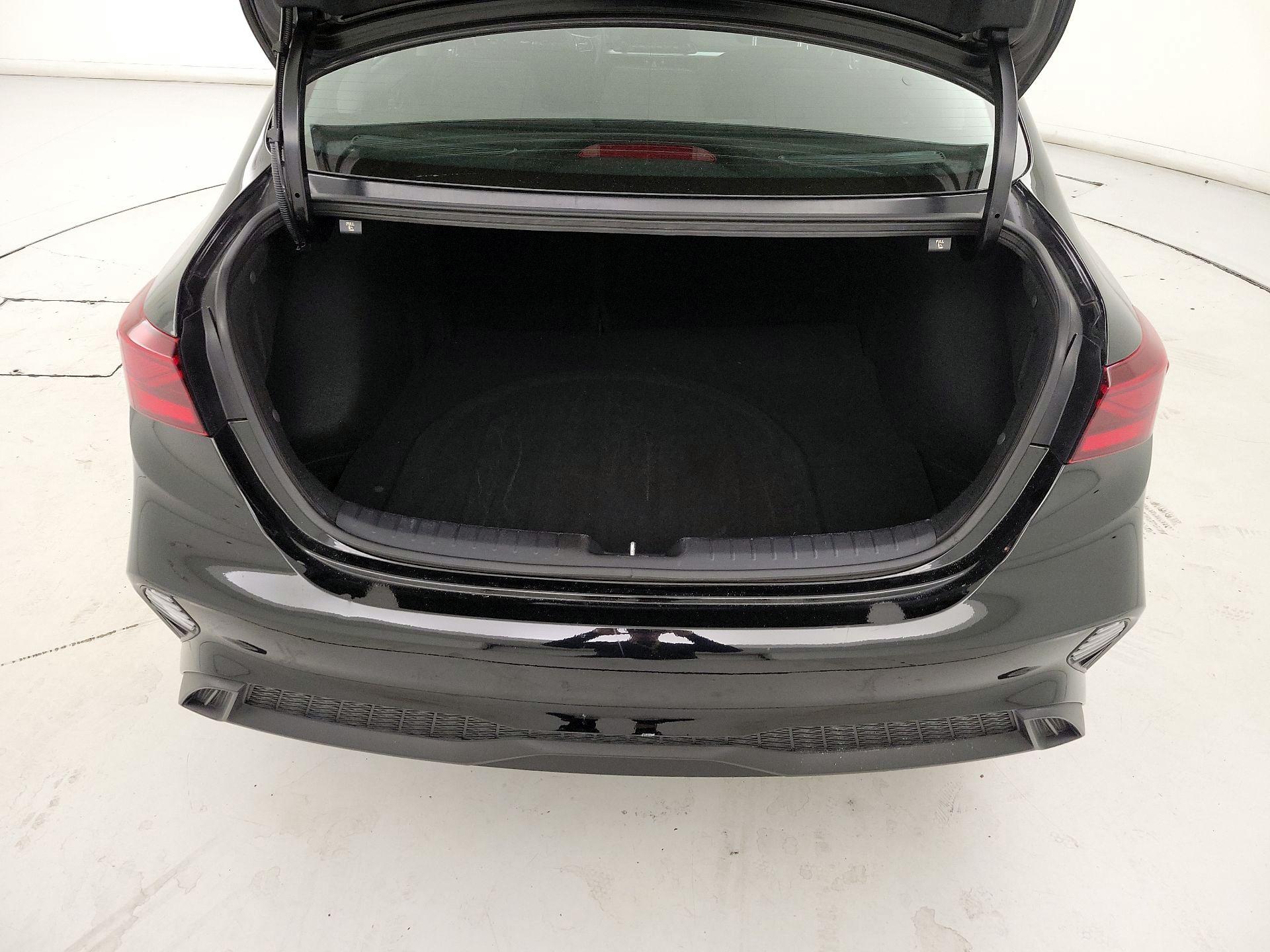 Thumbnail: 2023 Kia Forte - 19