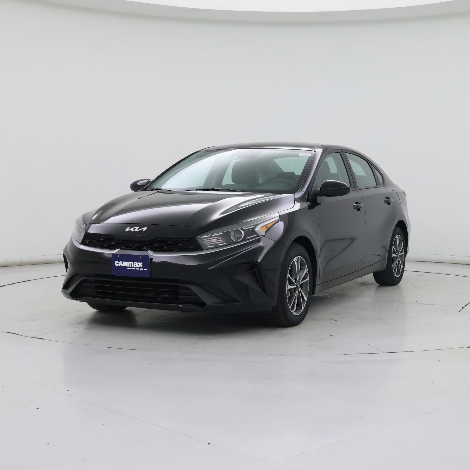 Thumbnail: 2023 Kia Forte - 4