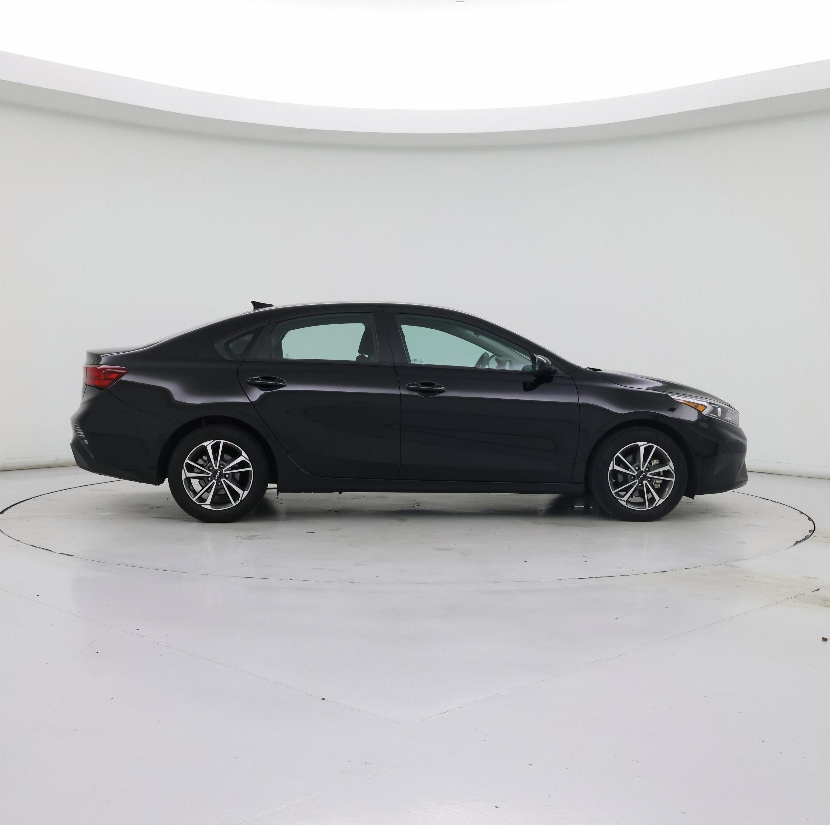 Thumbnail: 2023 Kia Forte - 7